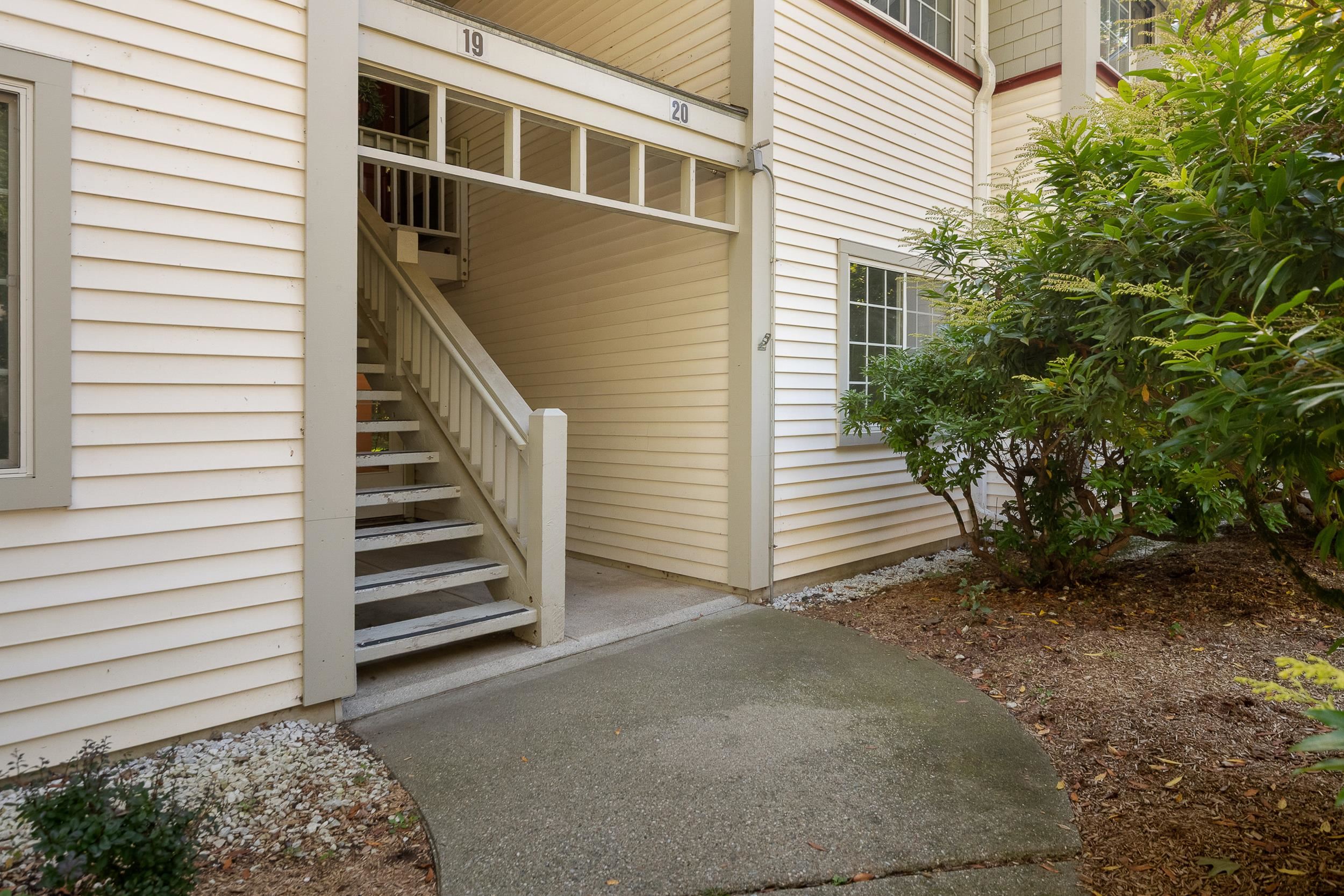 20 Winding Brook Drive Property Photo 4