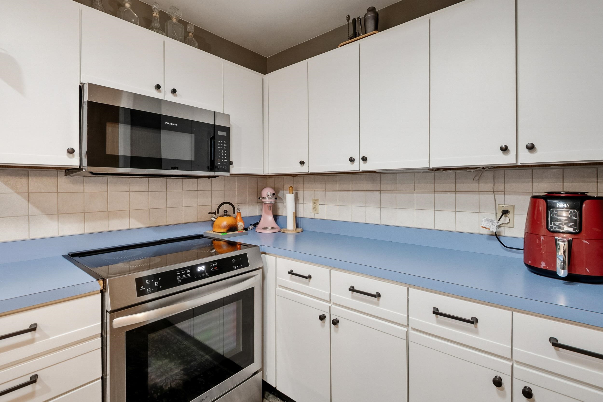 20 Winding Brook Drive Property Photo 18