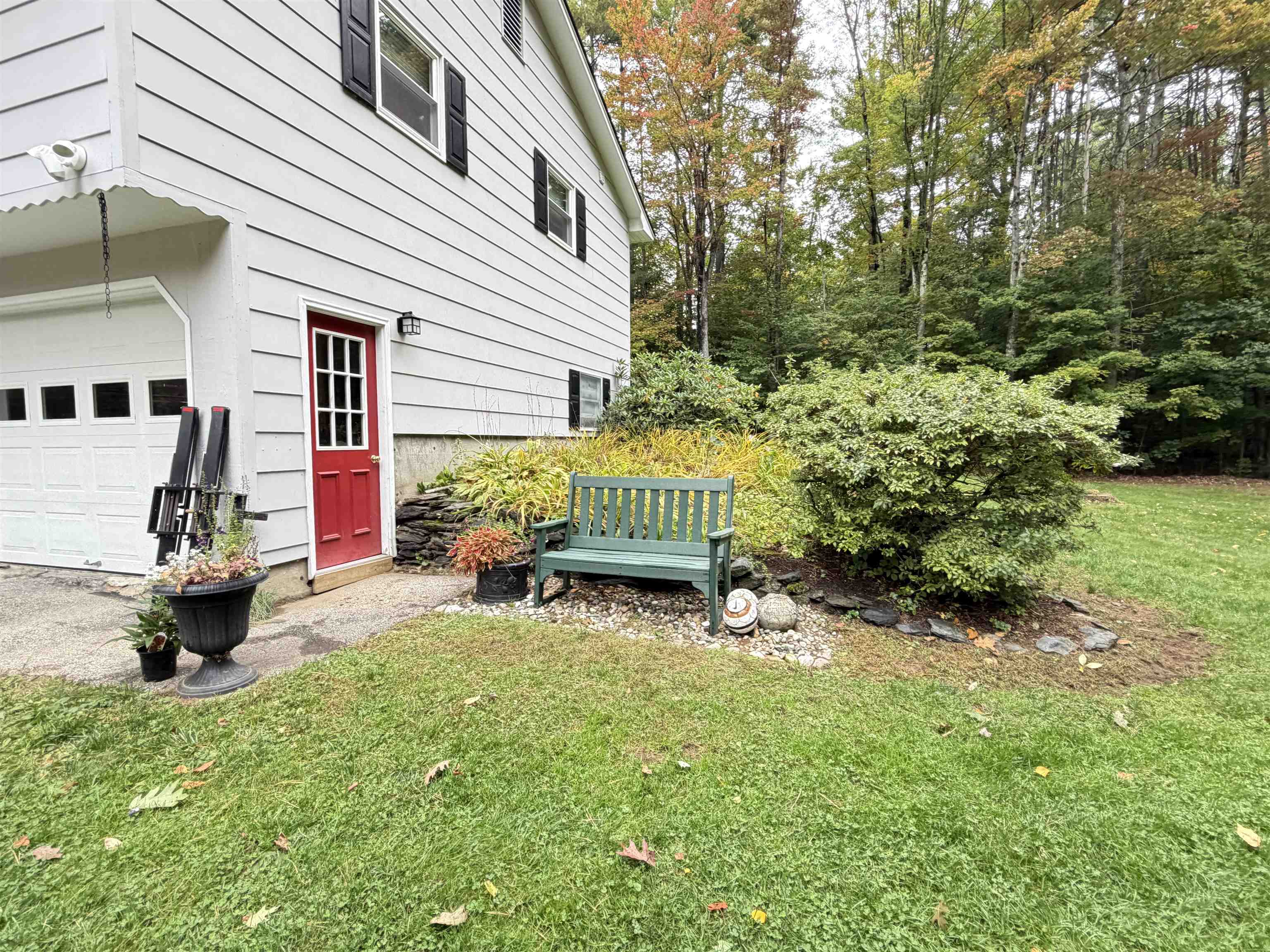 87 Colonial Drive Property Photo 3