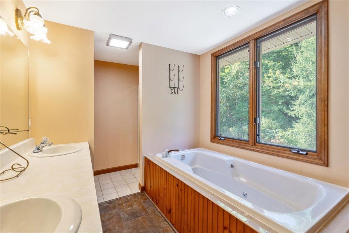 1883 Pond Road Property Photo 35