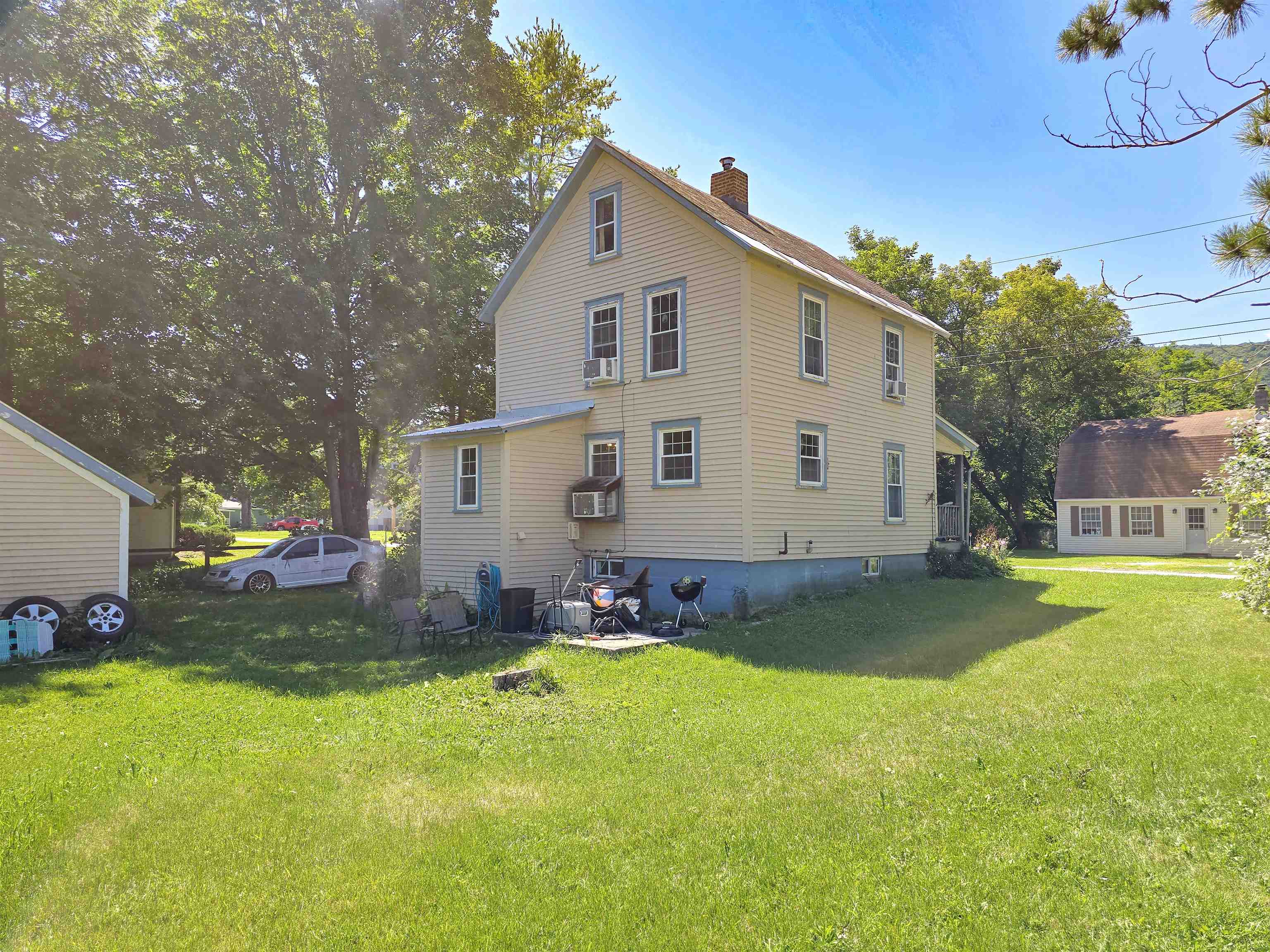 138 River Street Property Photo 7