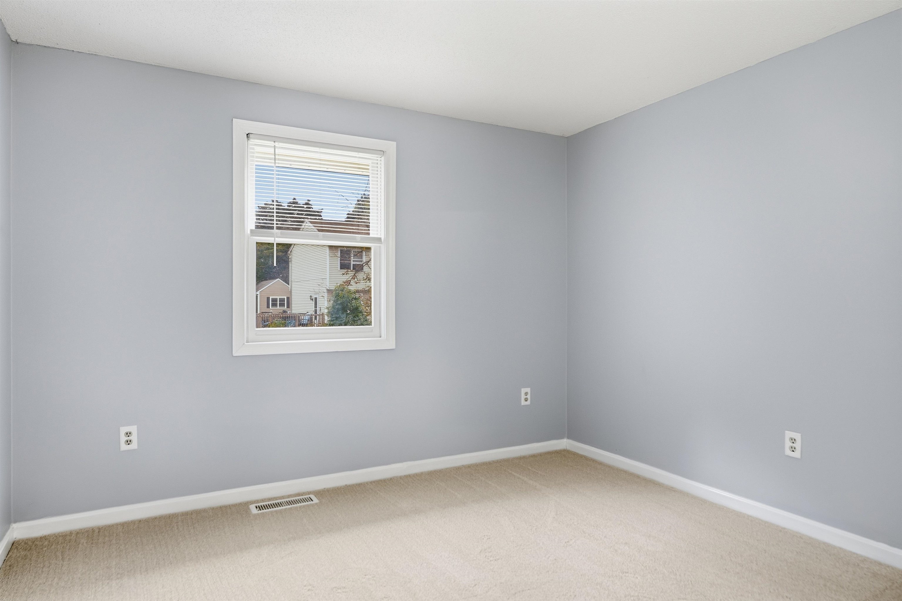 902 Elmwood Drive Property Photo 17
