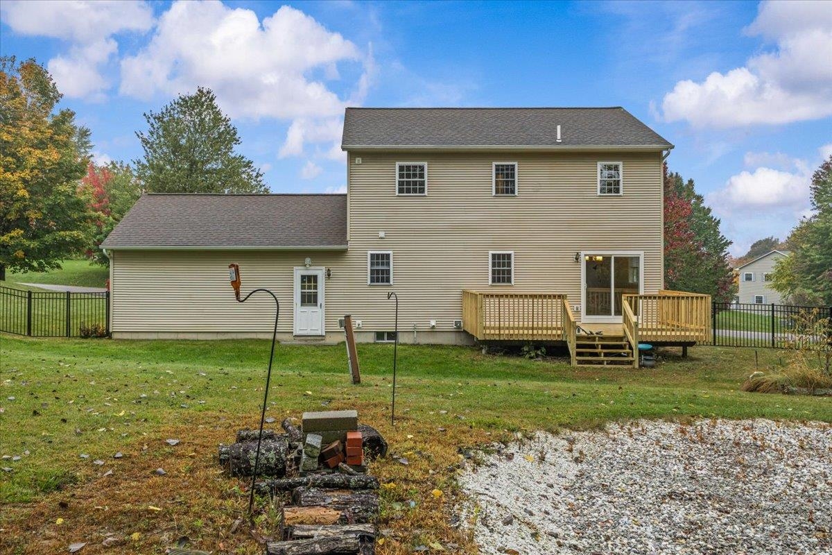 93 Hunting Ridge Lane Property Photo 4