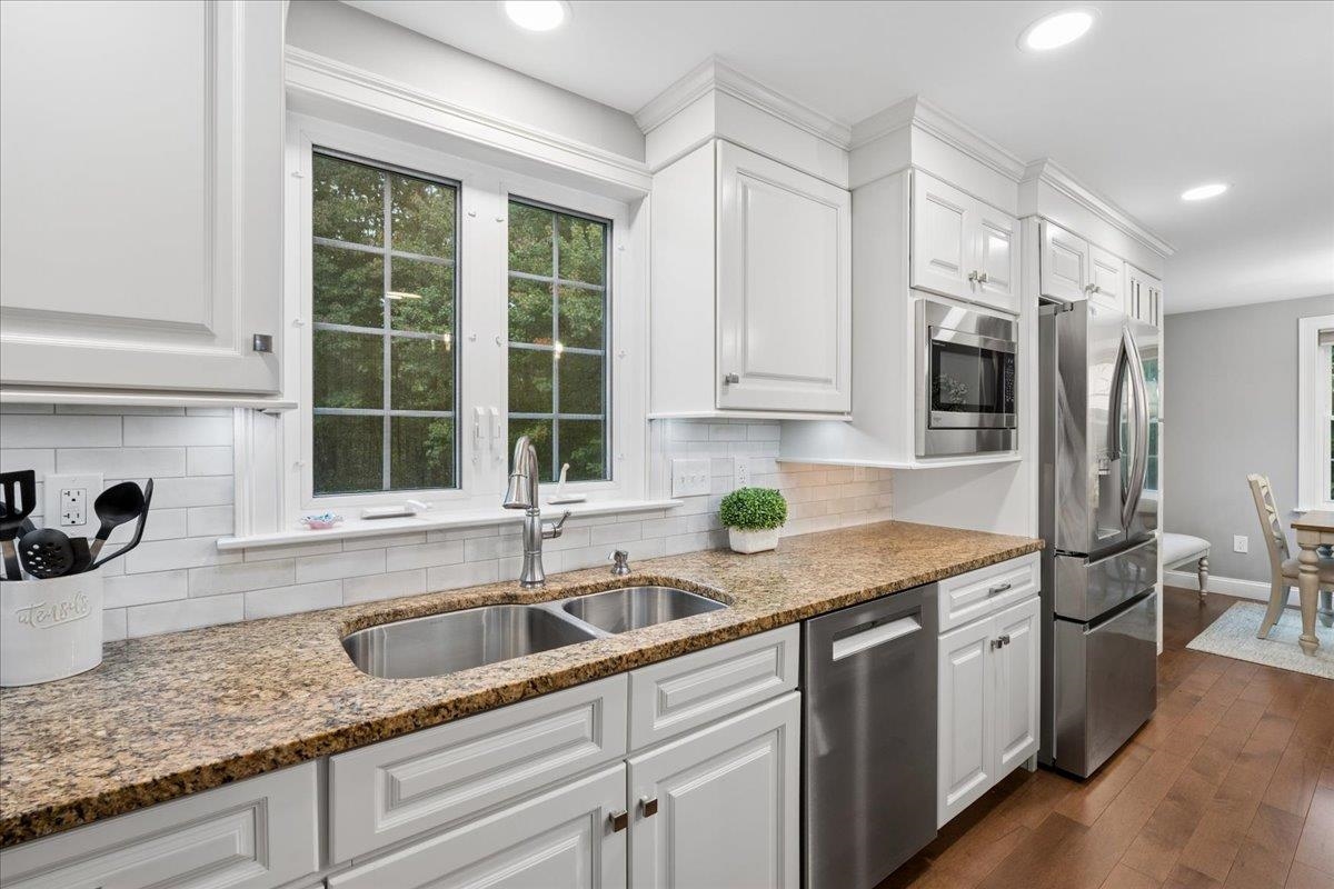 12 Jorgenson Lane Property Photo 10
