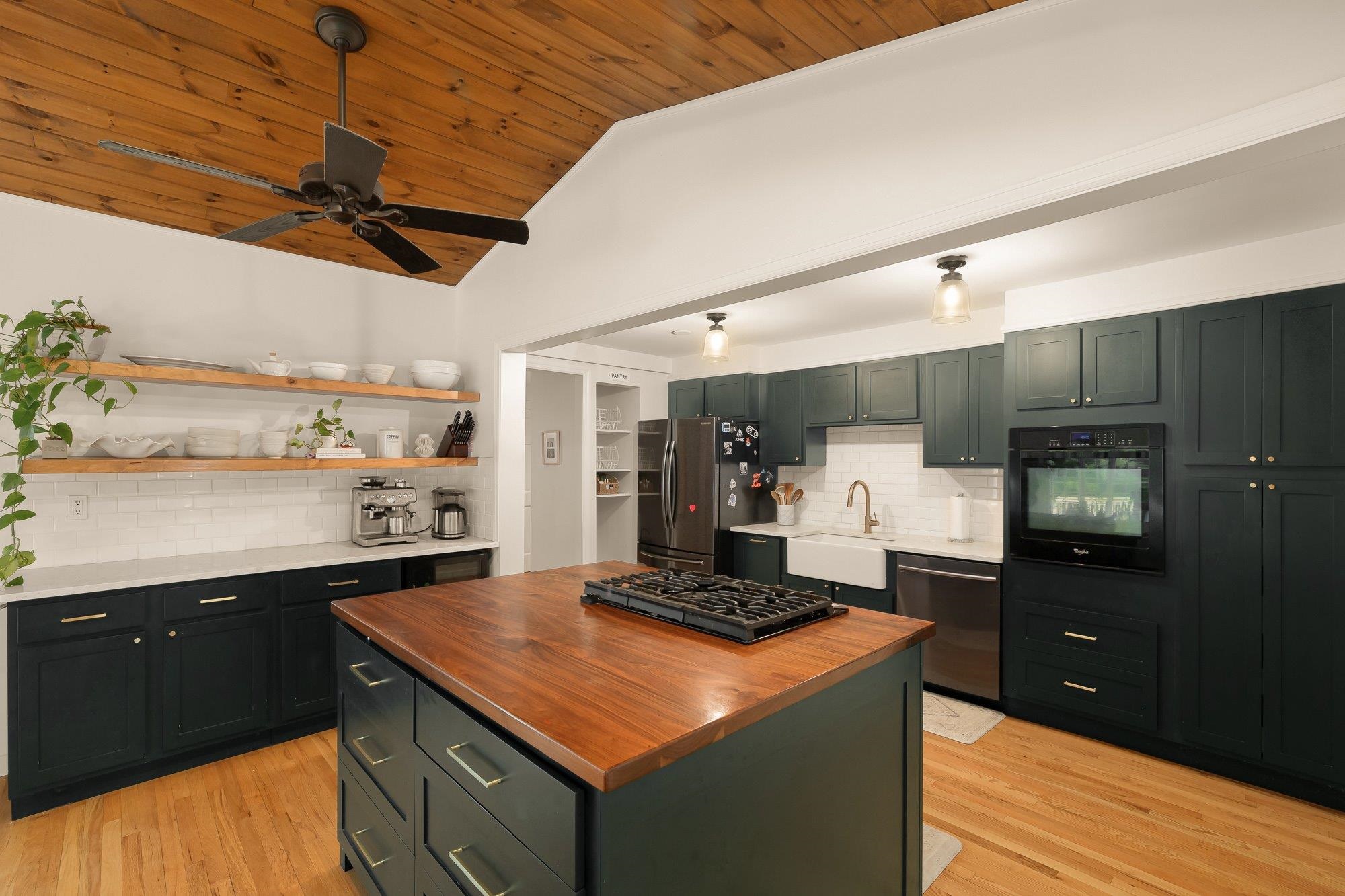 220 Forest Lane Property Photo 14