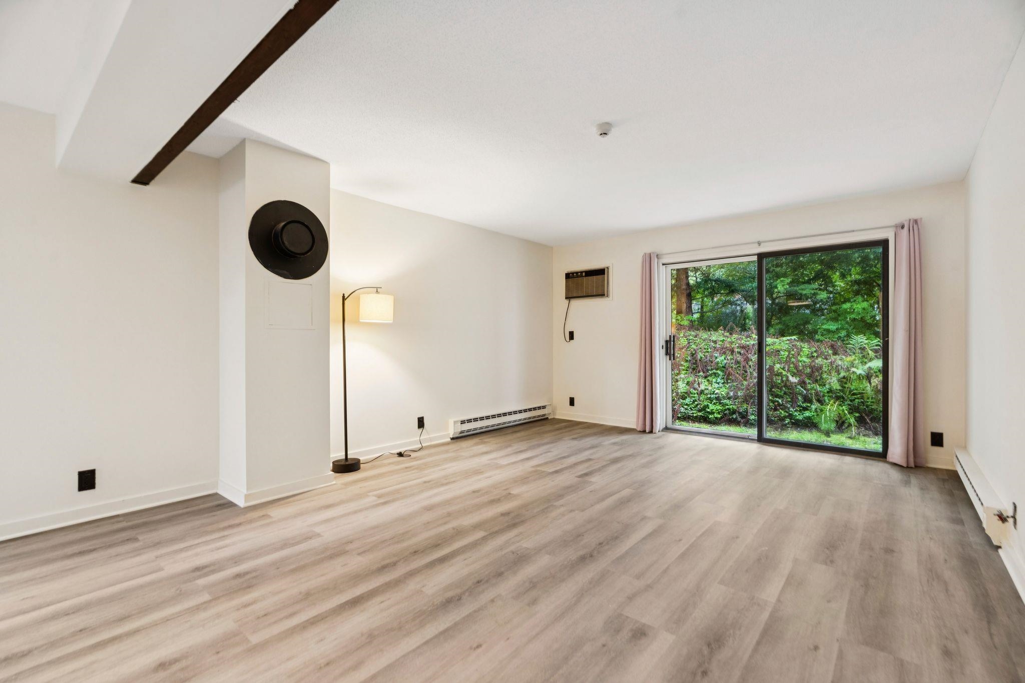 310 Brook Hollow Property Photo 8