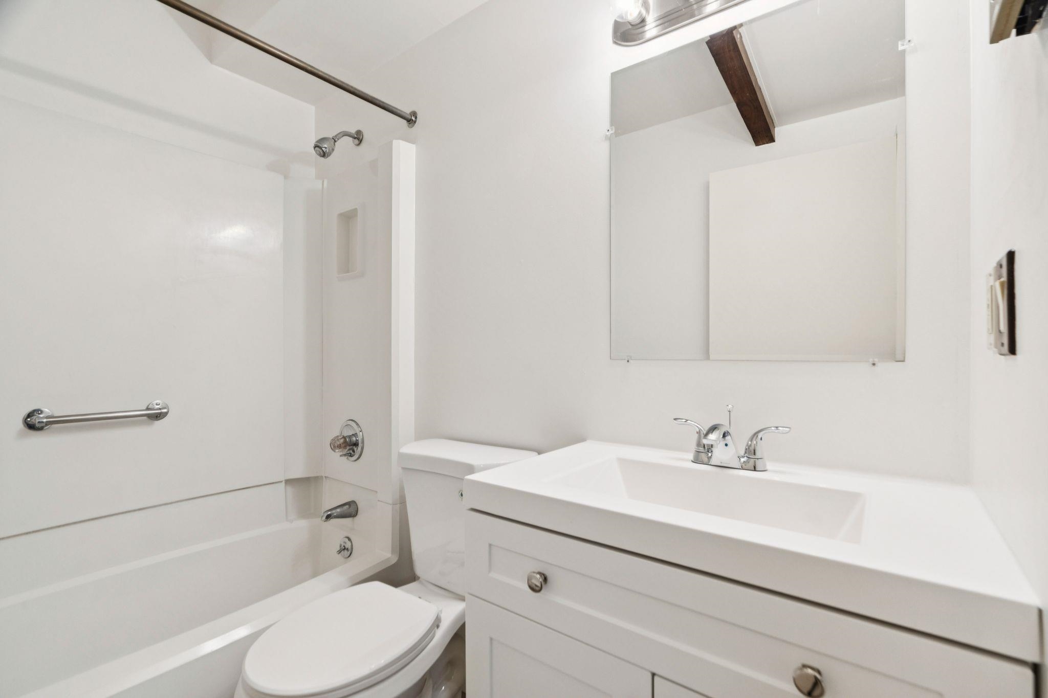 310 Brook Hollow Property Photo 11