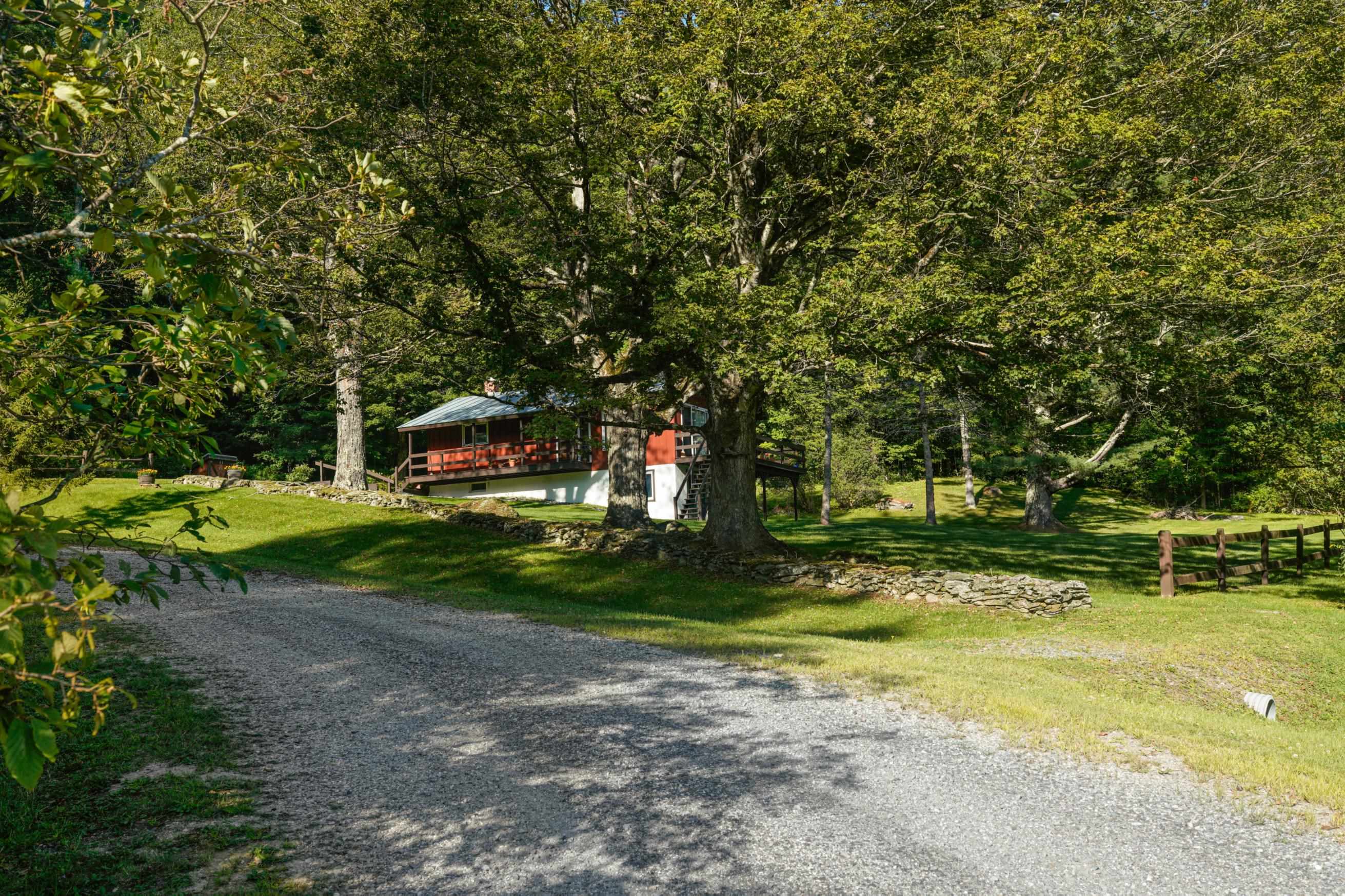 1876 Blackmer Boulevard Property Photo 4