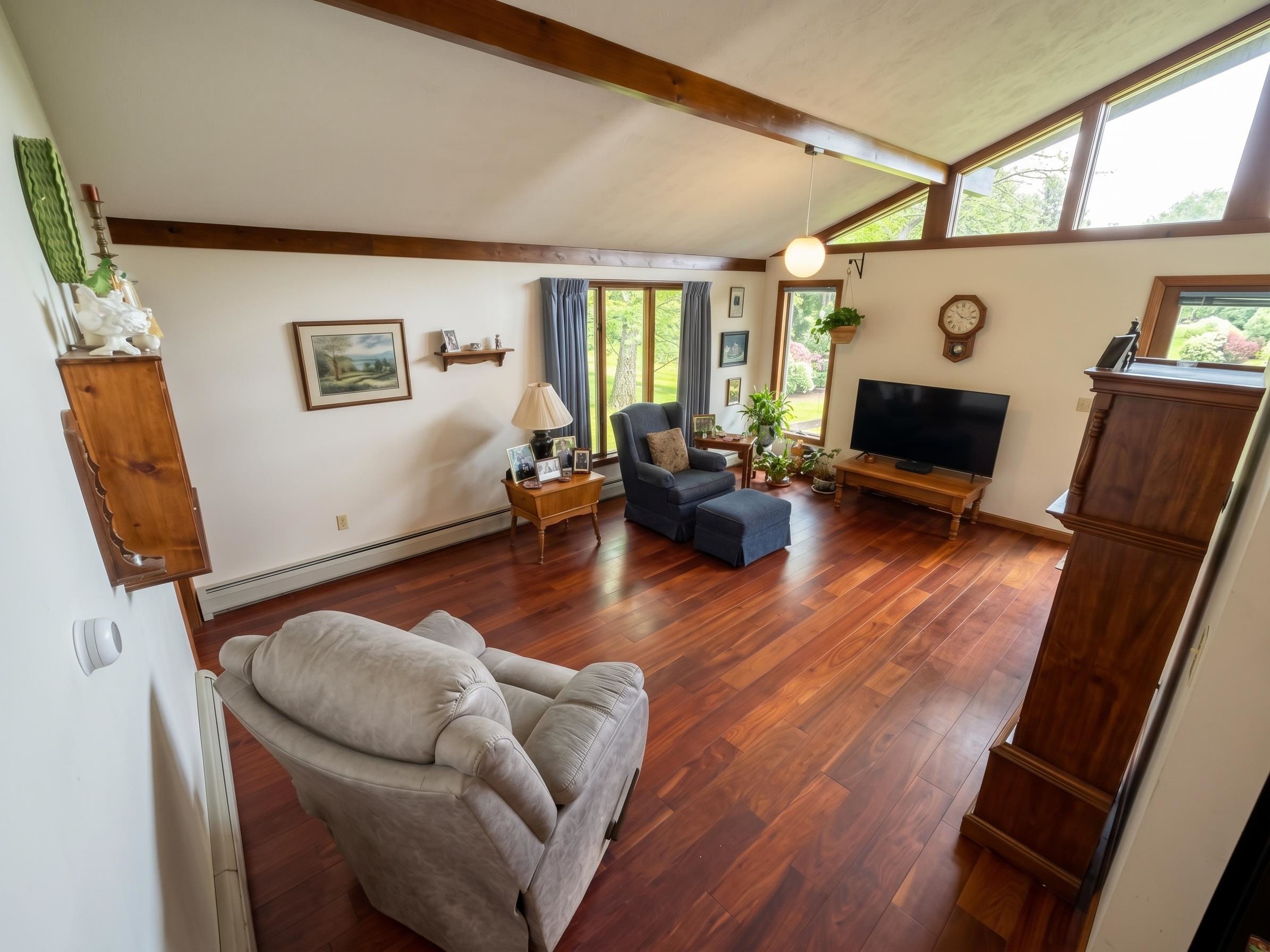 1876 Blackmer Boulevard Property Photo 8