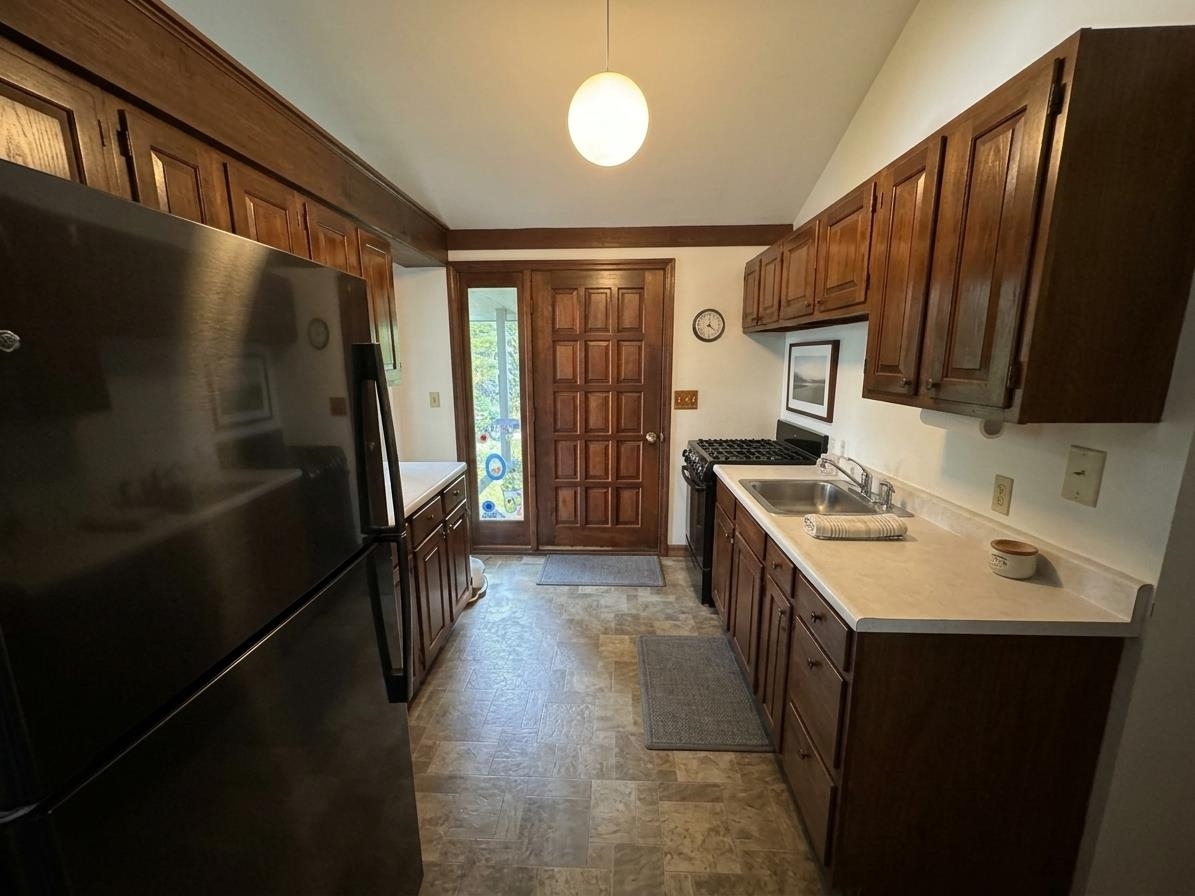 1876 Blackmer Boulevard Property Photo 10