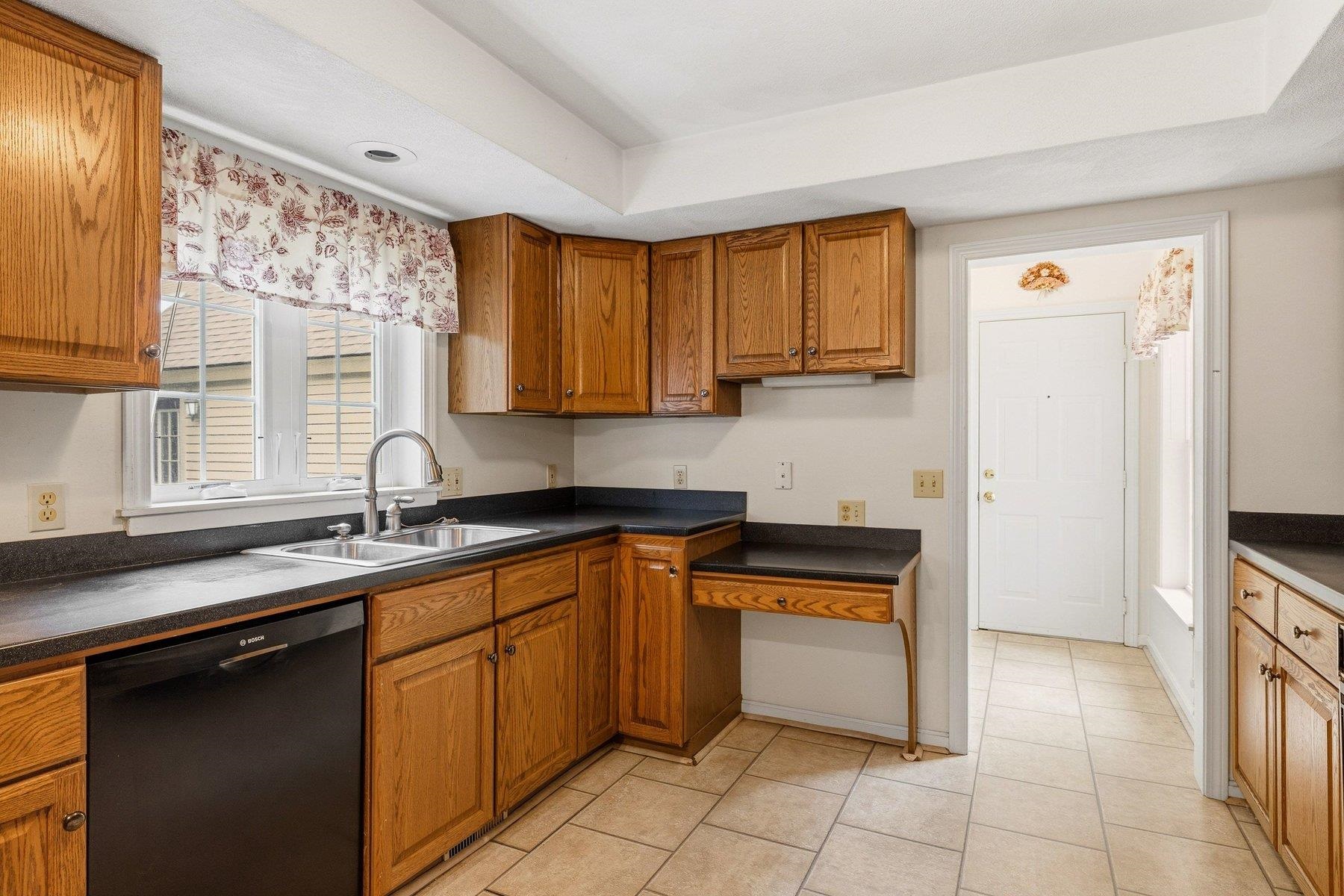 26 Stratham Green Property Photo 16
