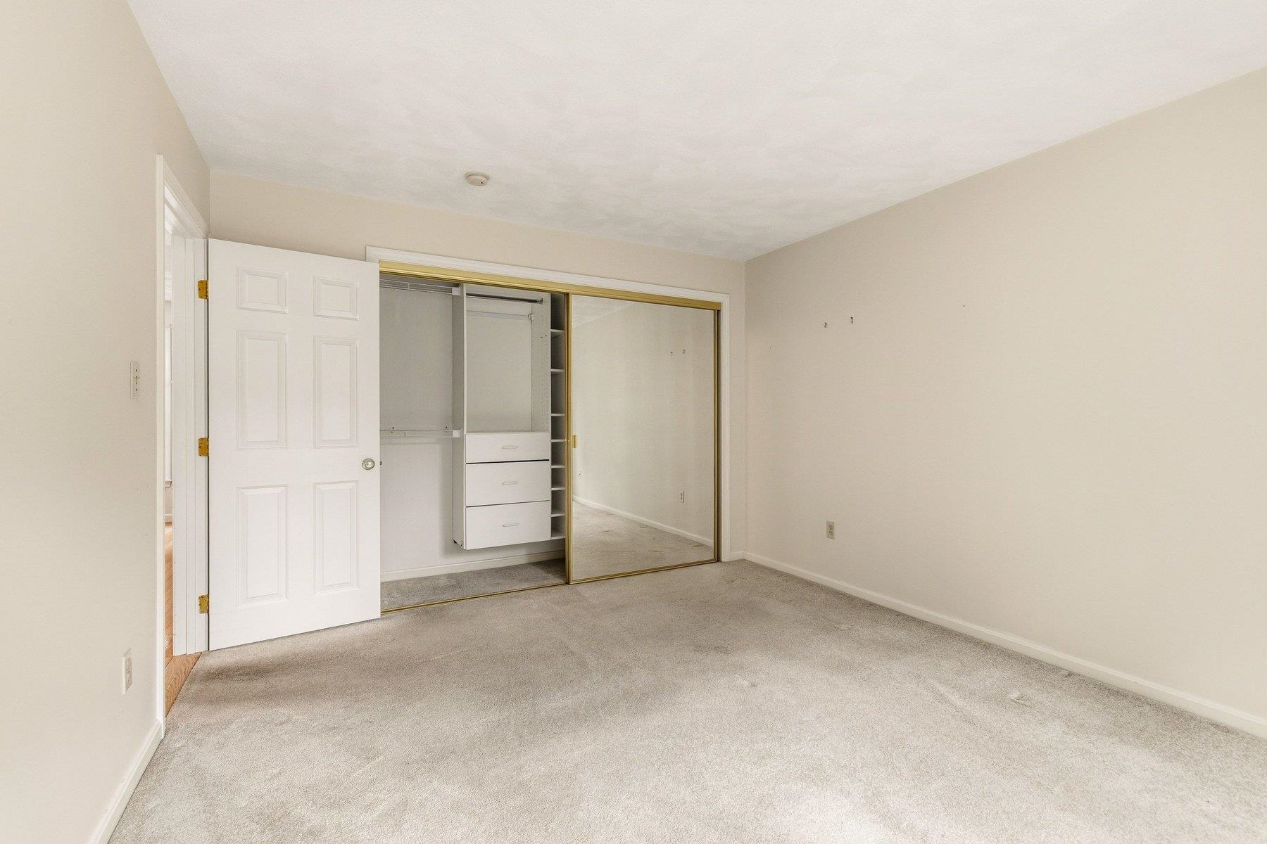 26 Stratham Green Property Photo 18