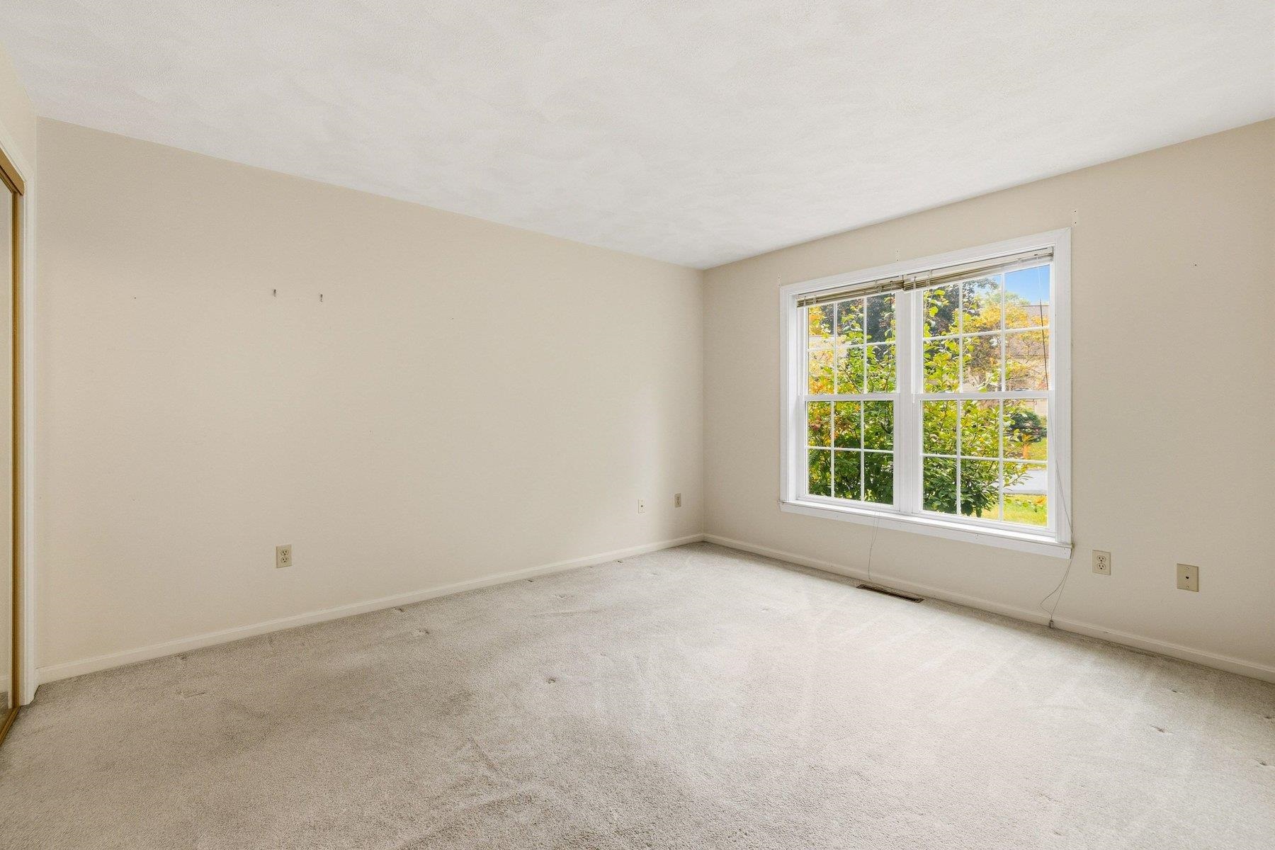 26 Stratham Green Property Photo 19