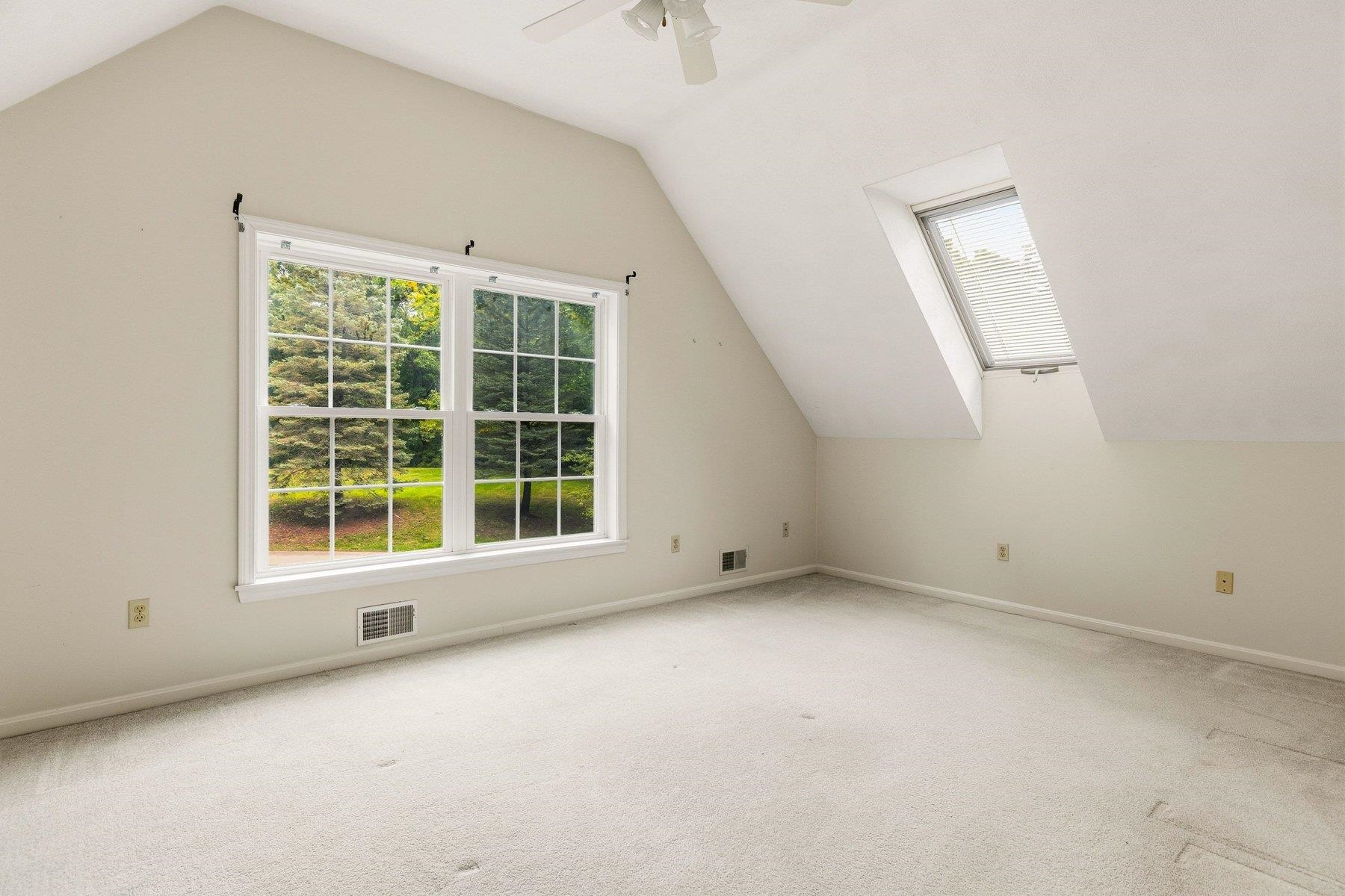 26 Stratham Green Property Photo 29