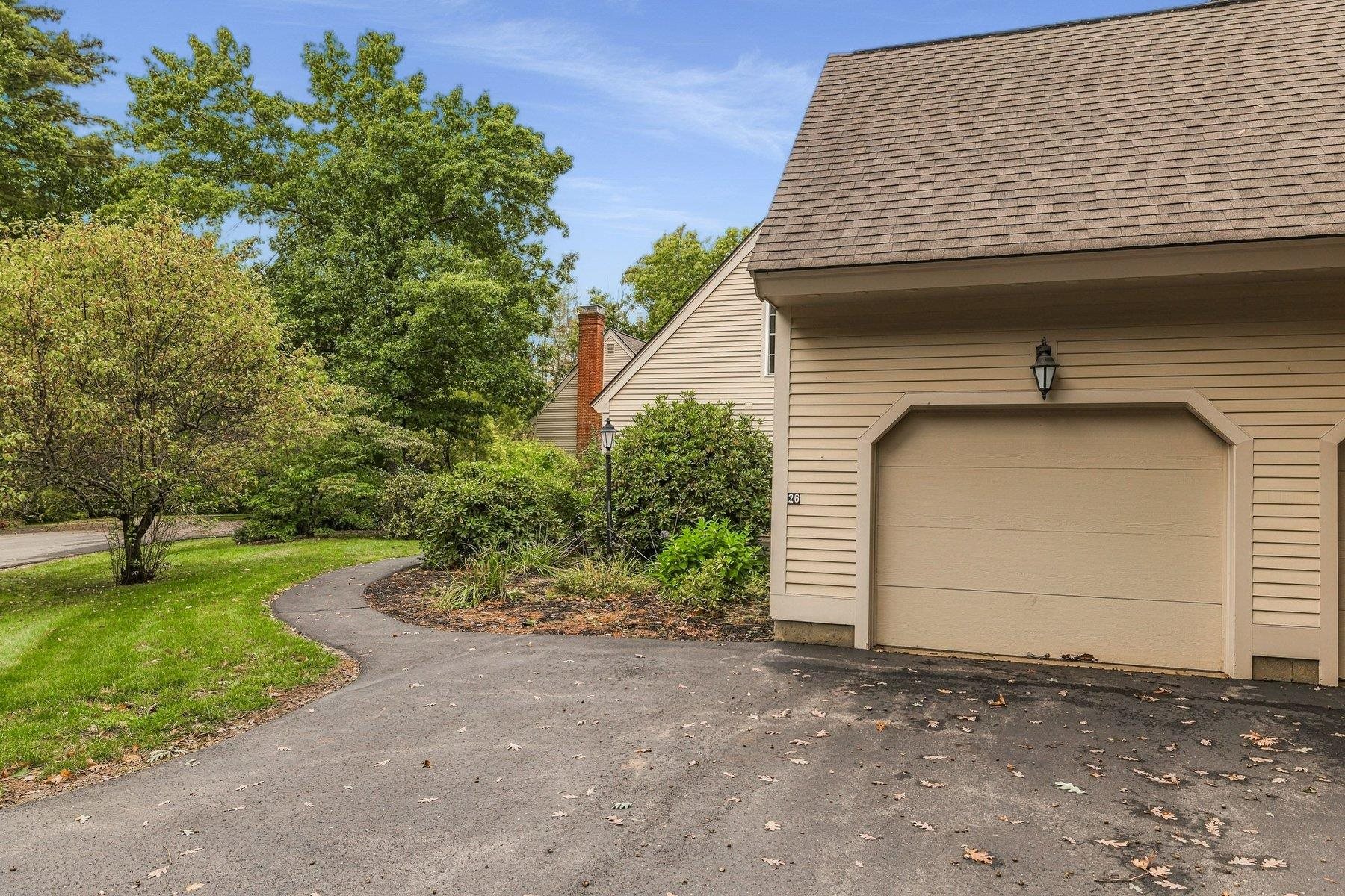 26 Stratham Green Property Photo 45