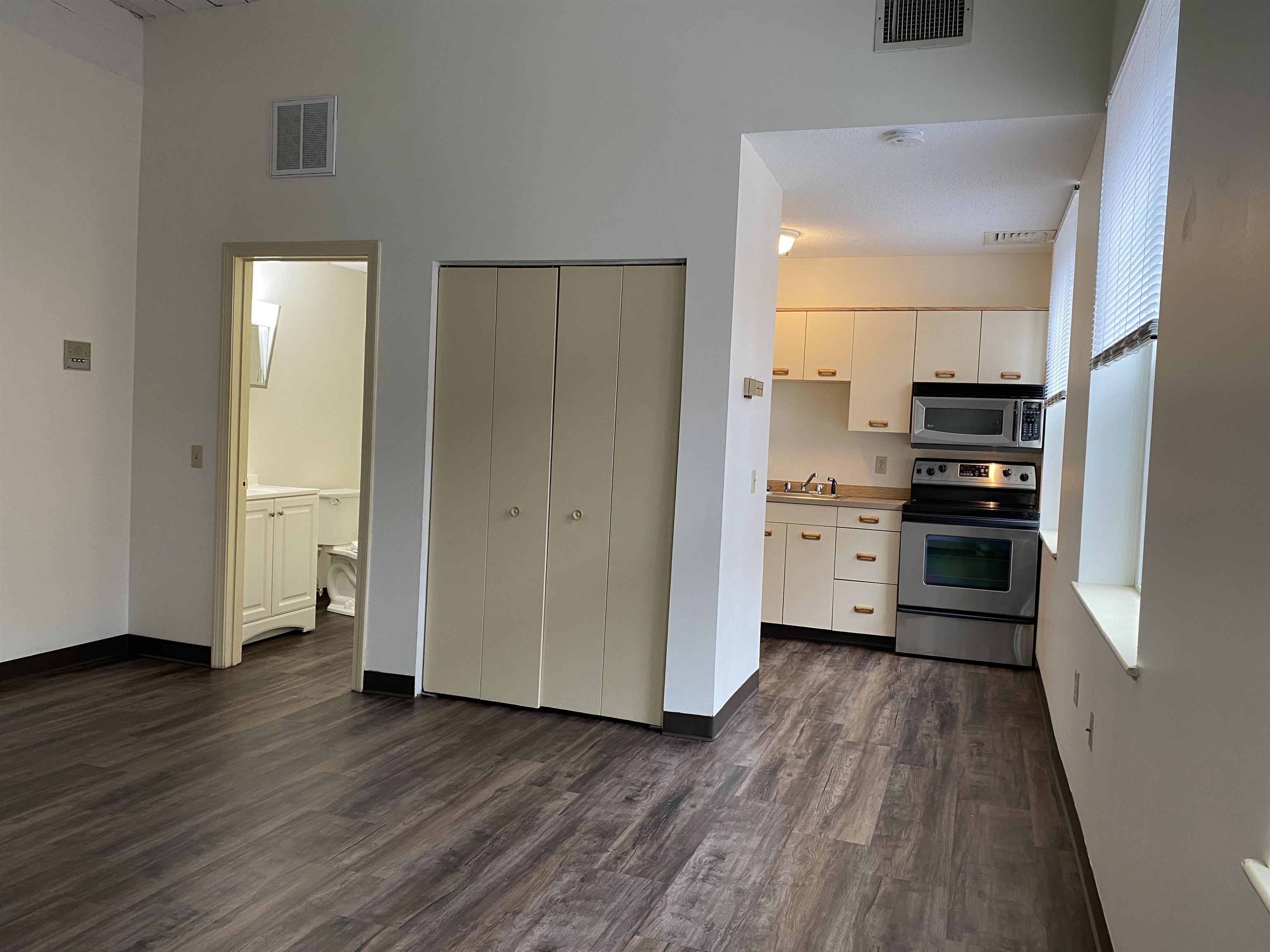 30 Hanover Street Property Photo 13