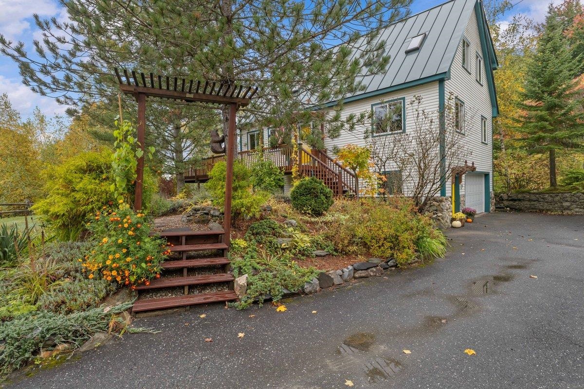 4 Meadow Crest Lane Property Photo 2