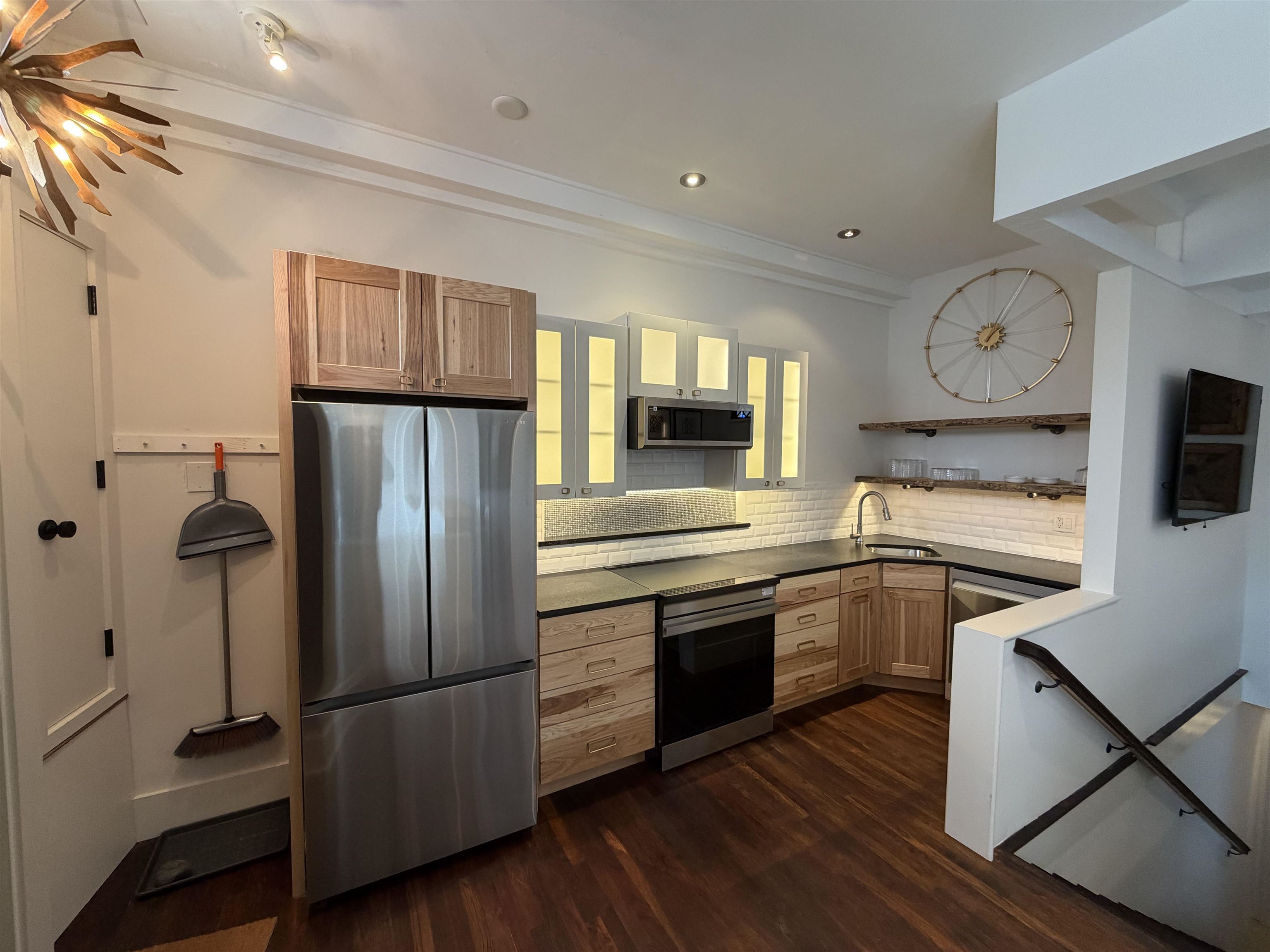 7 Factory Street Property Photo 2