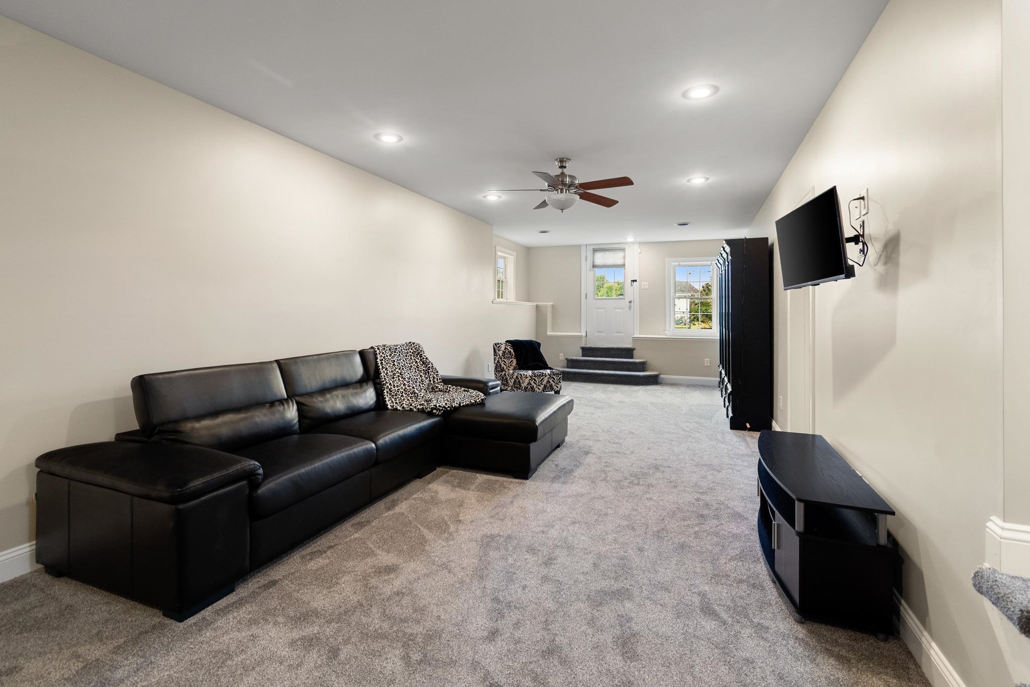 8 Meadow View Drive Property Photo 43