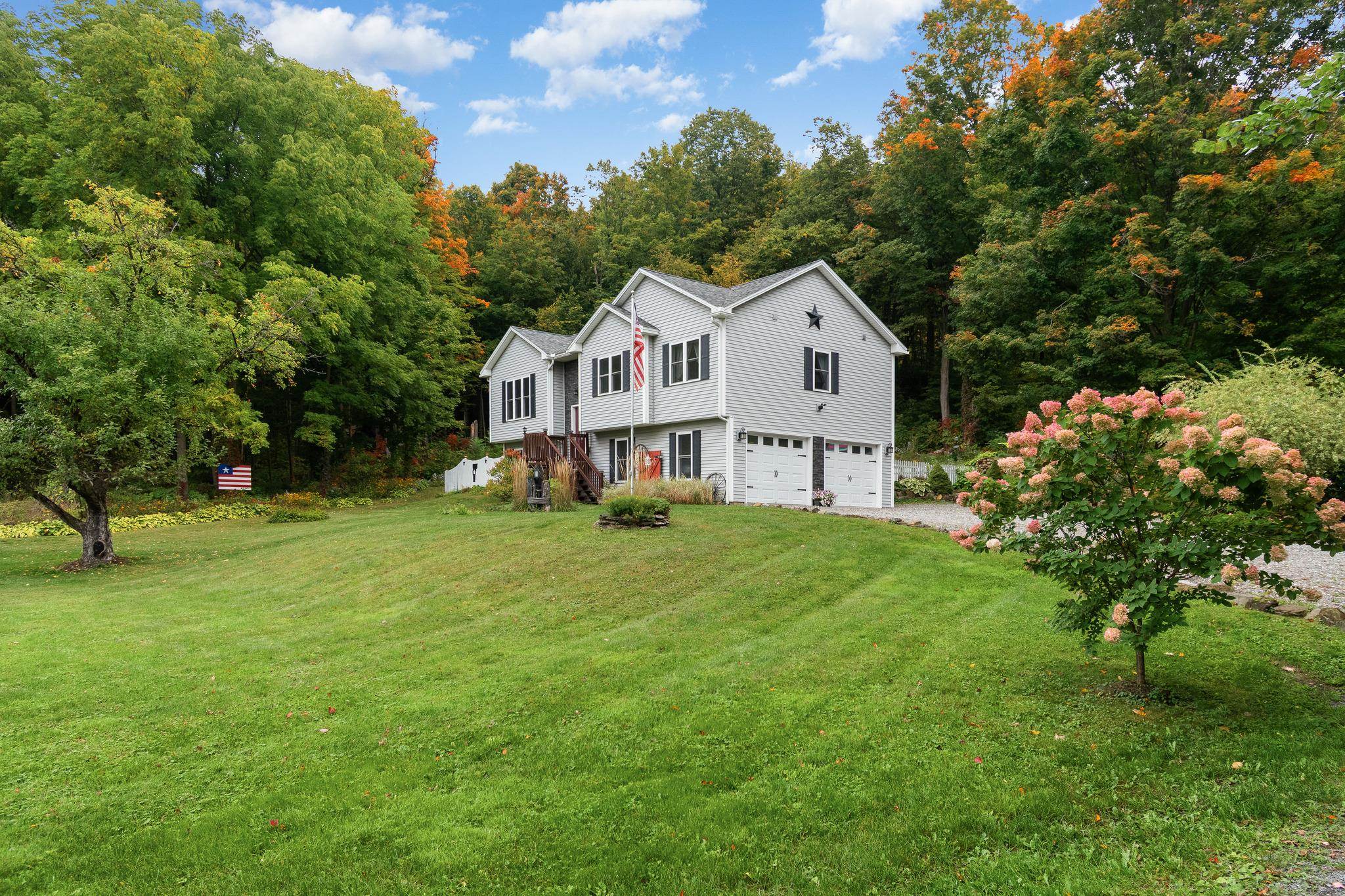 387 St. Albans Road Property Photo 1