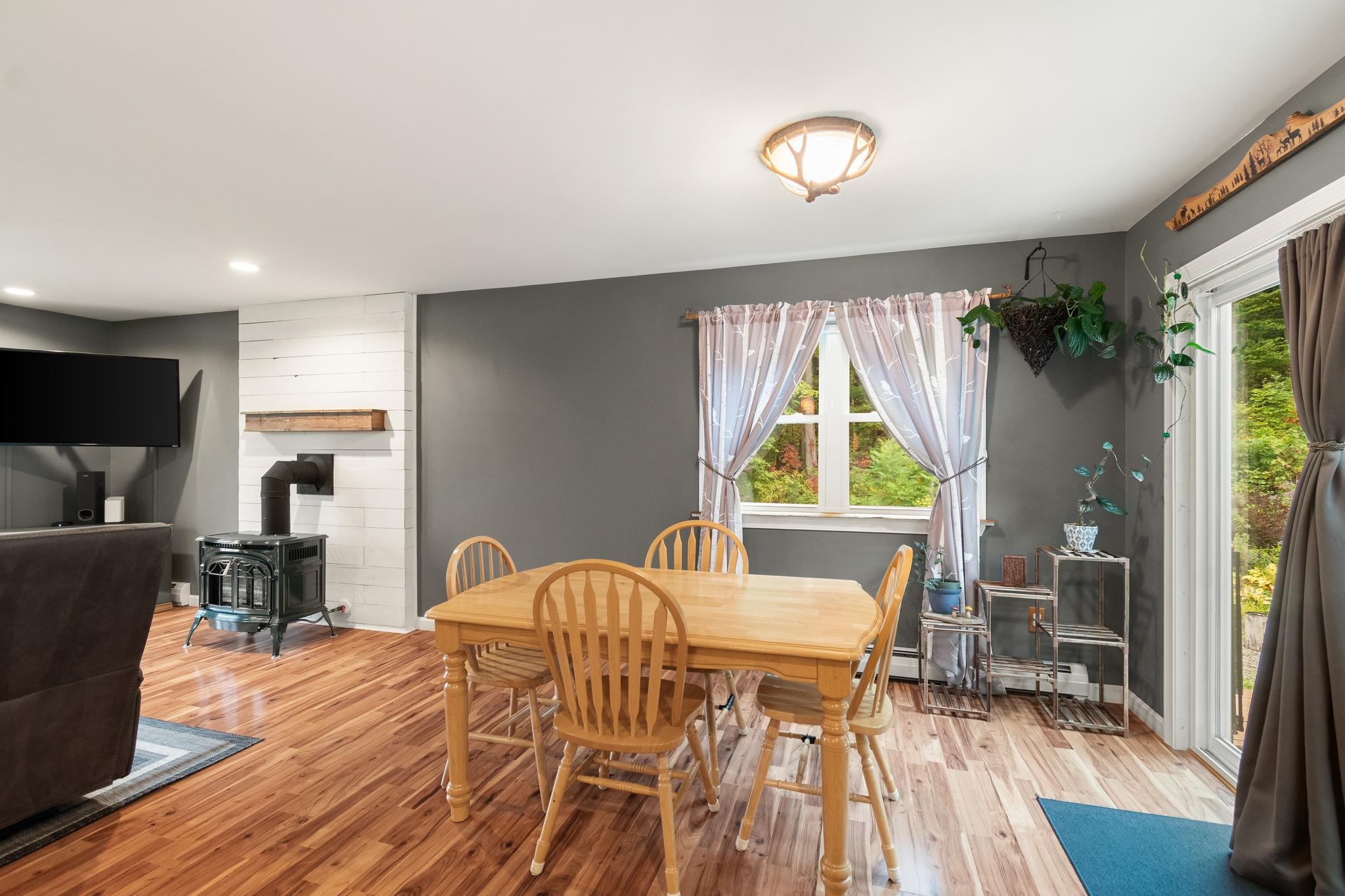 387 St. Albans Road Property Photo 7