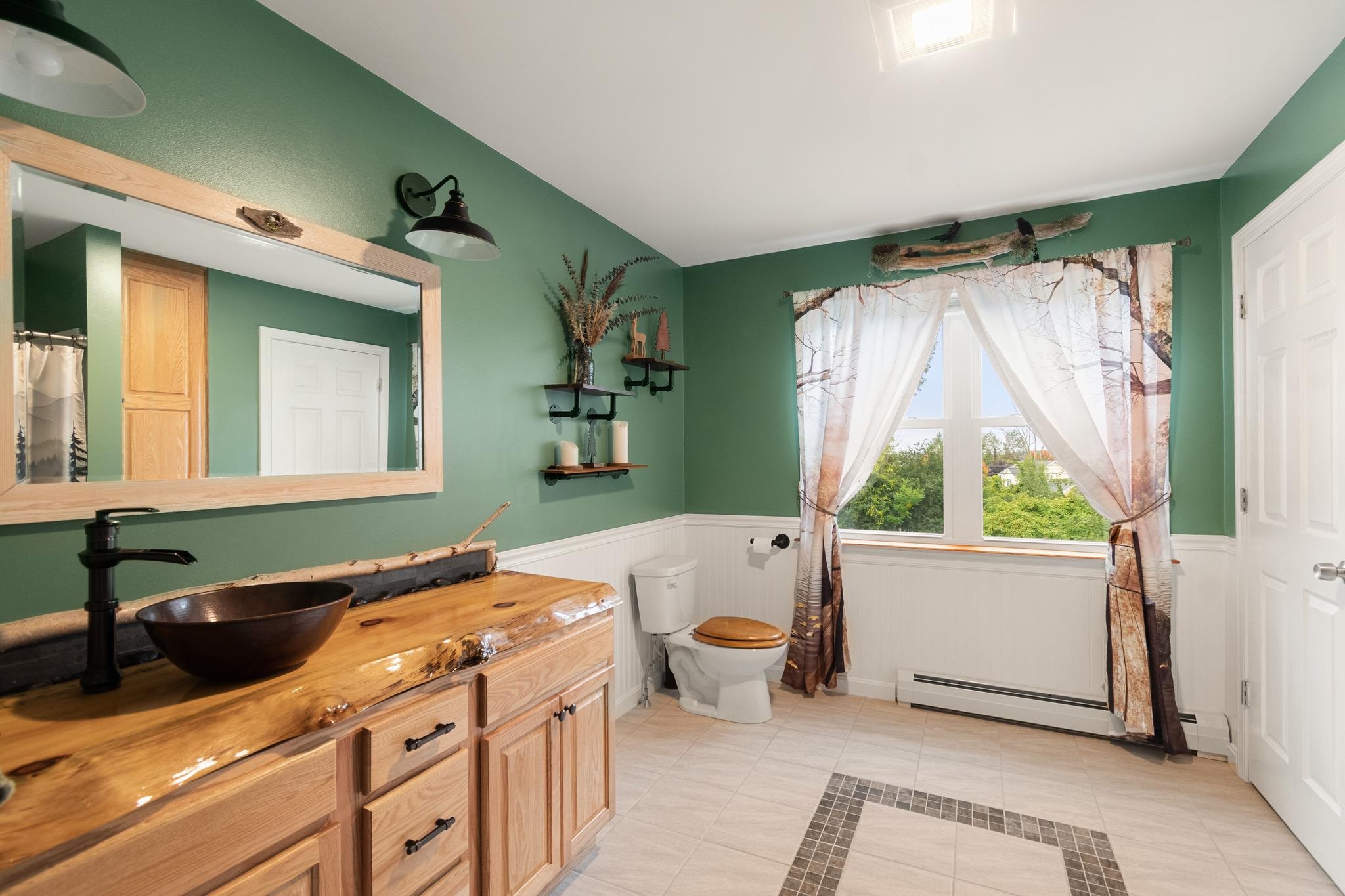 387 St. Albans Road Property Photo 14
