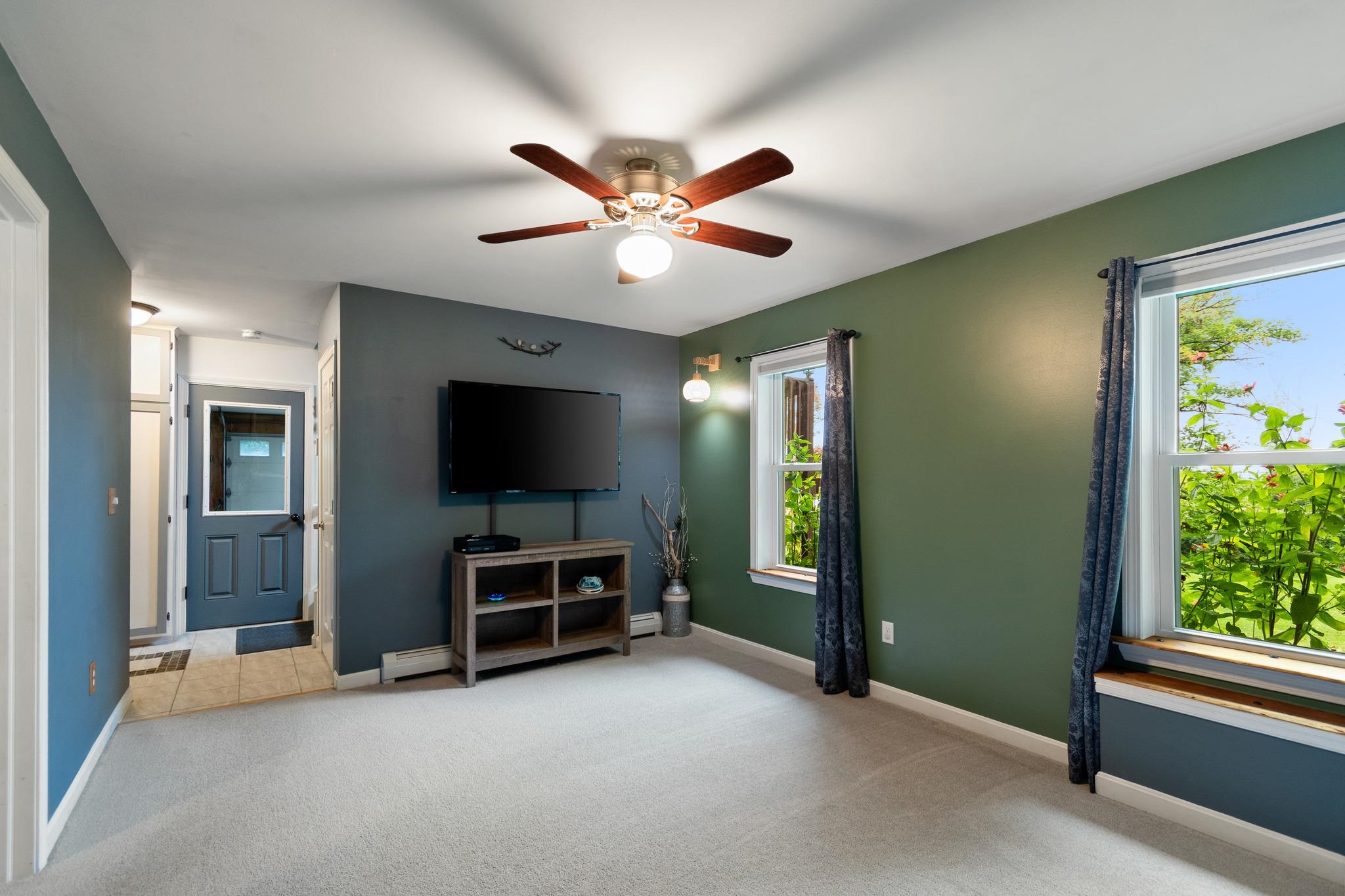 387 St. Albans Road Property Photo 23