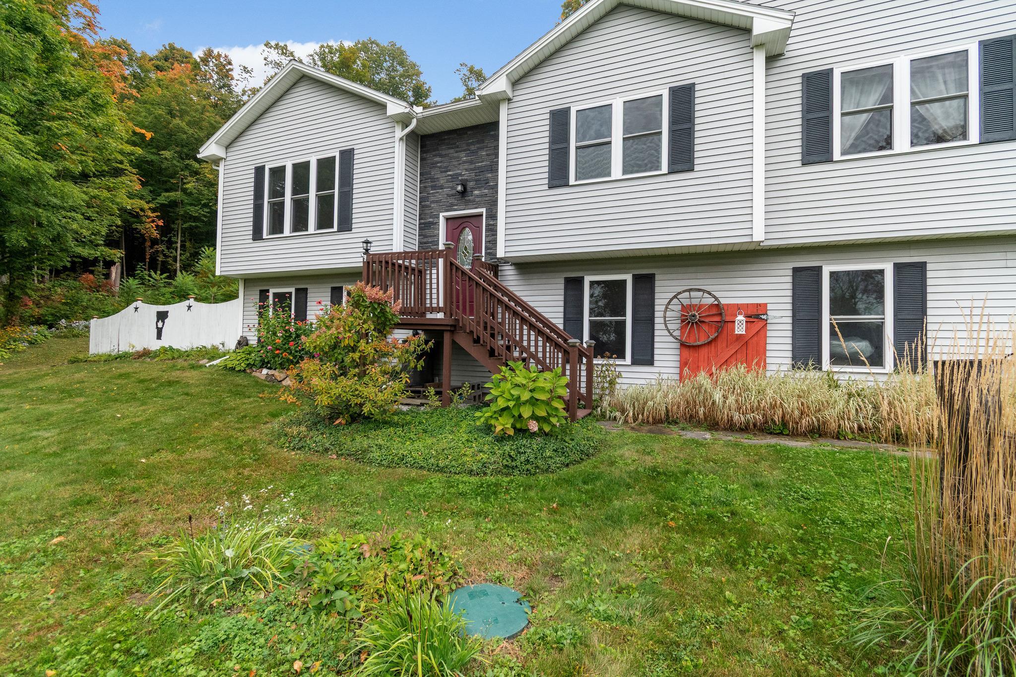 387 St. Albans Road Property Photo 32