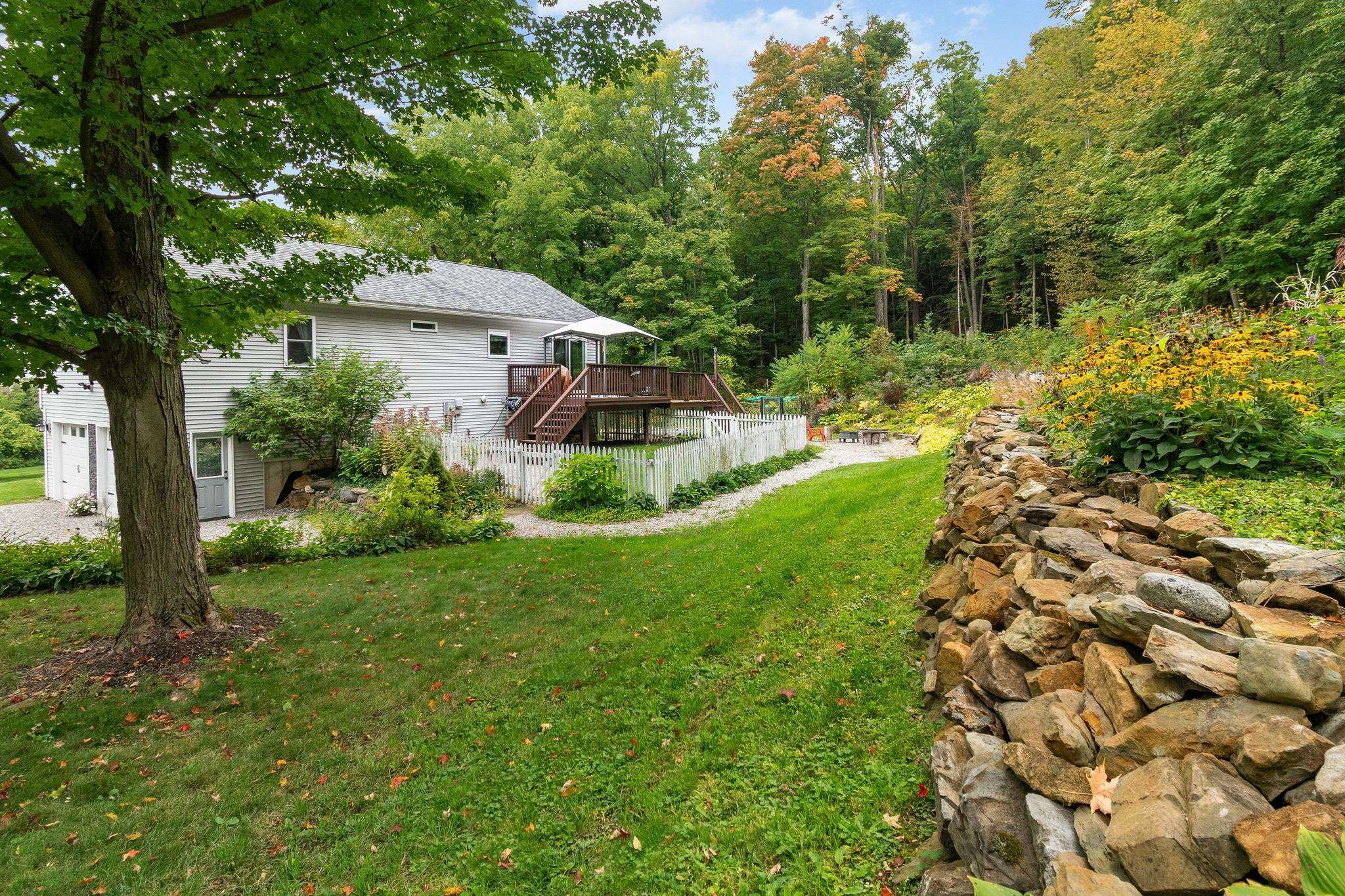 387 St. Albans Road Property Photo 42