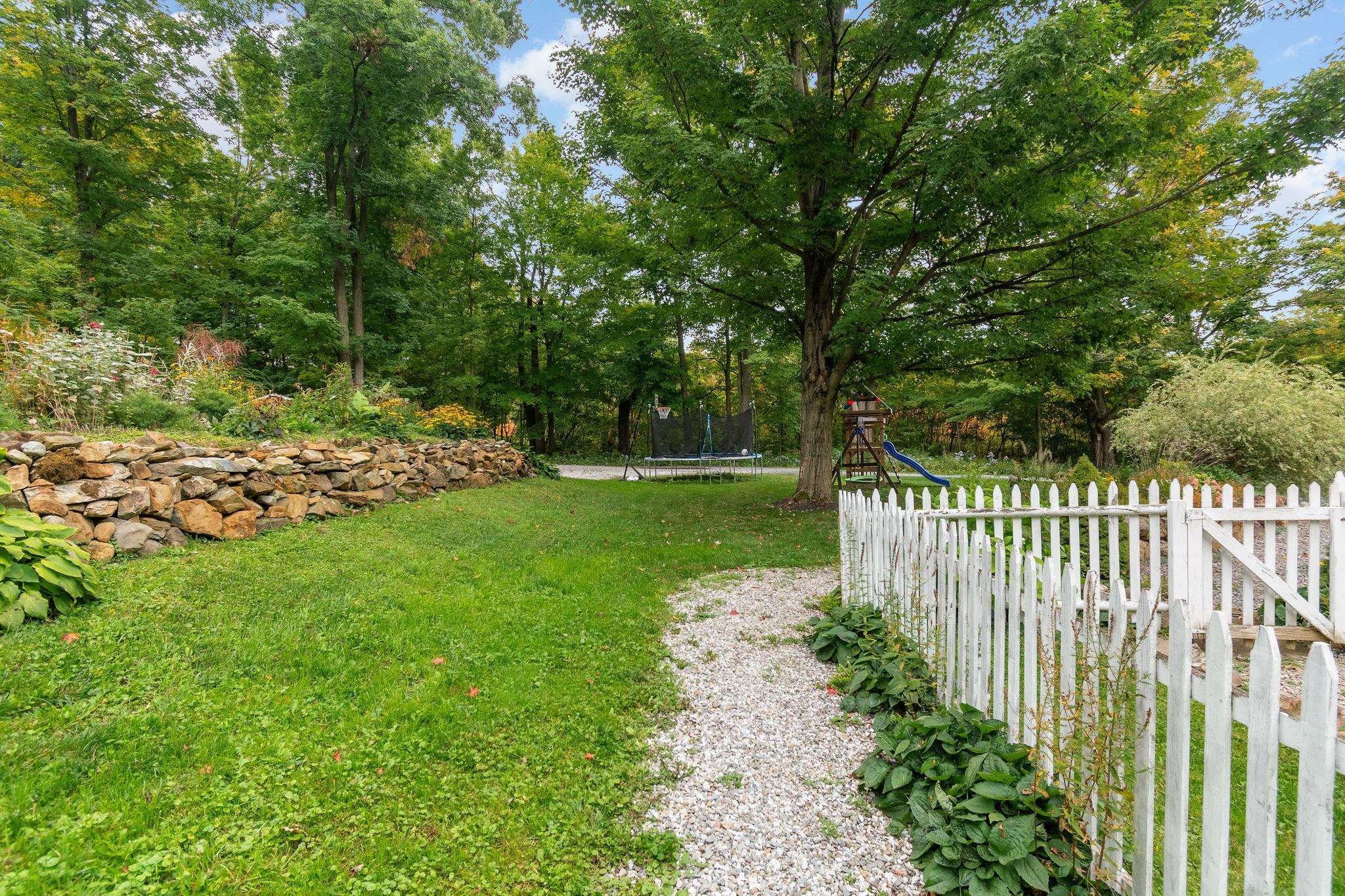 387 St. Albans Road Property Photo 47