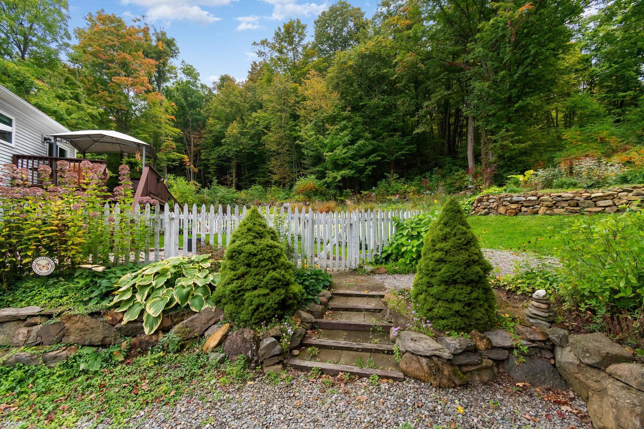 387 St. Albans Road Property Photo 48