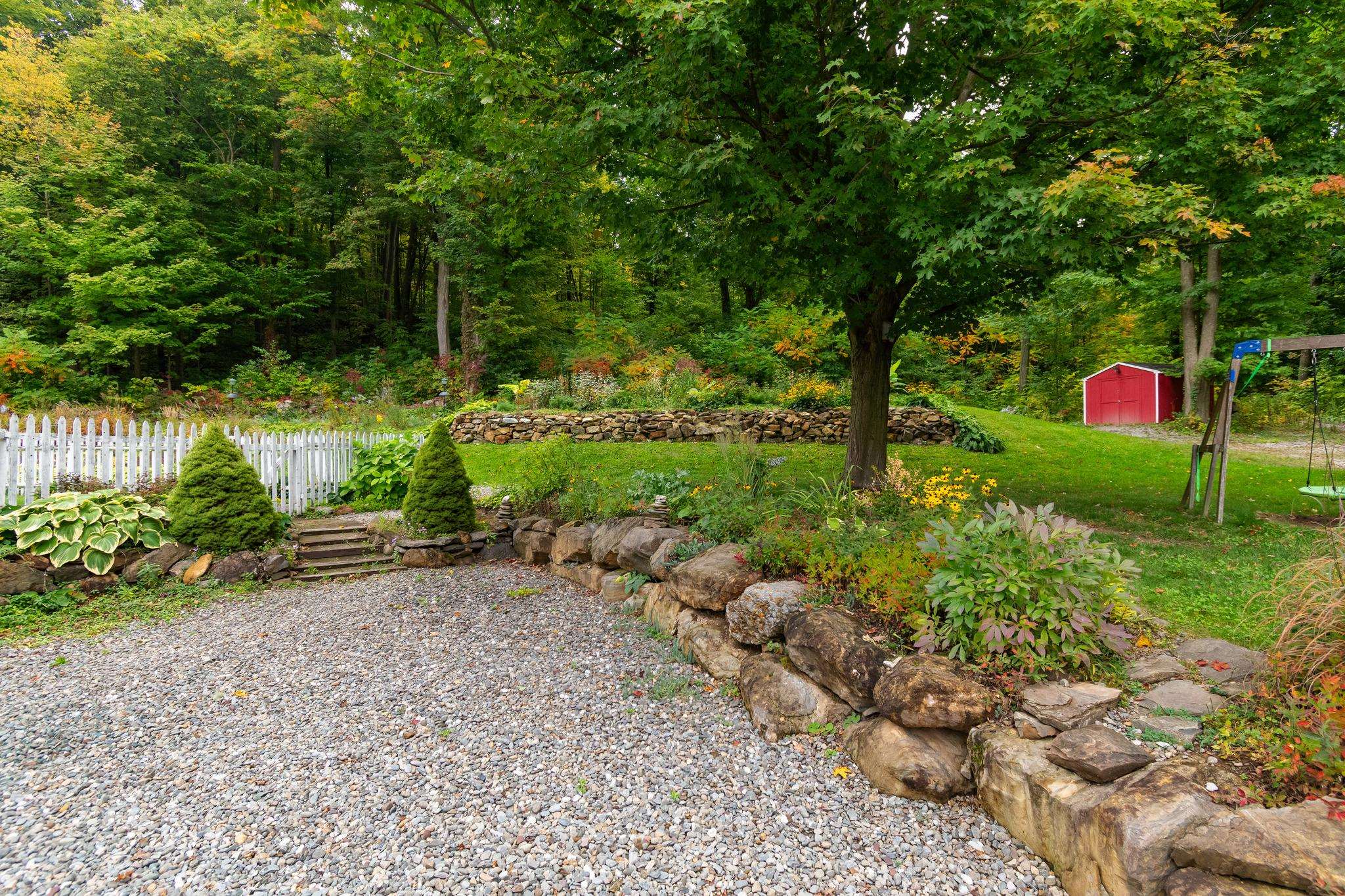 387 St. Albans Road Property Photo 49