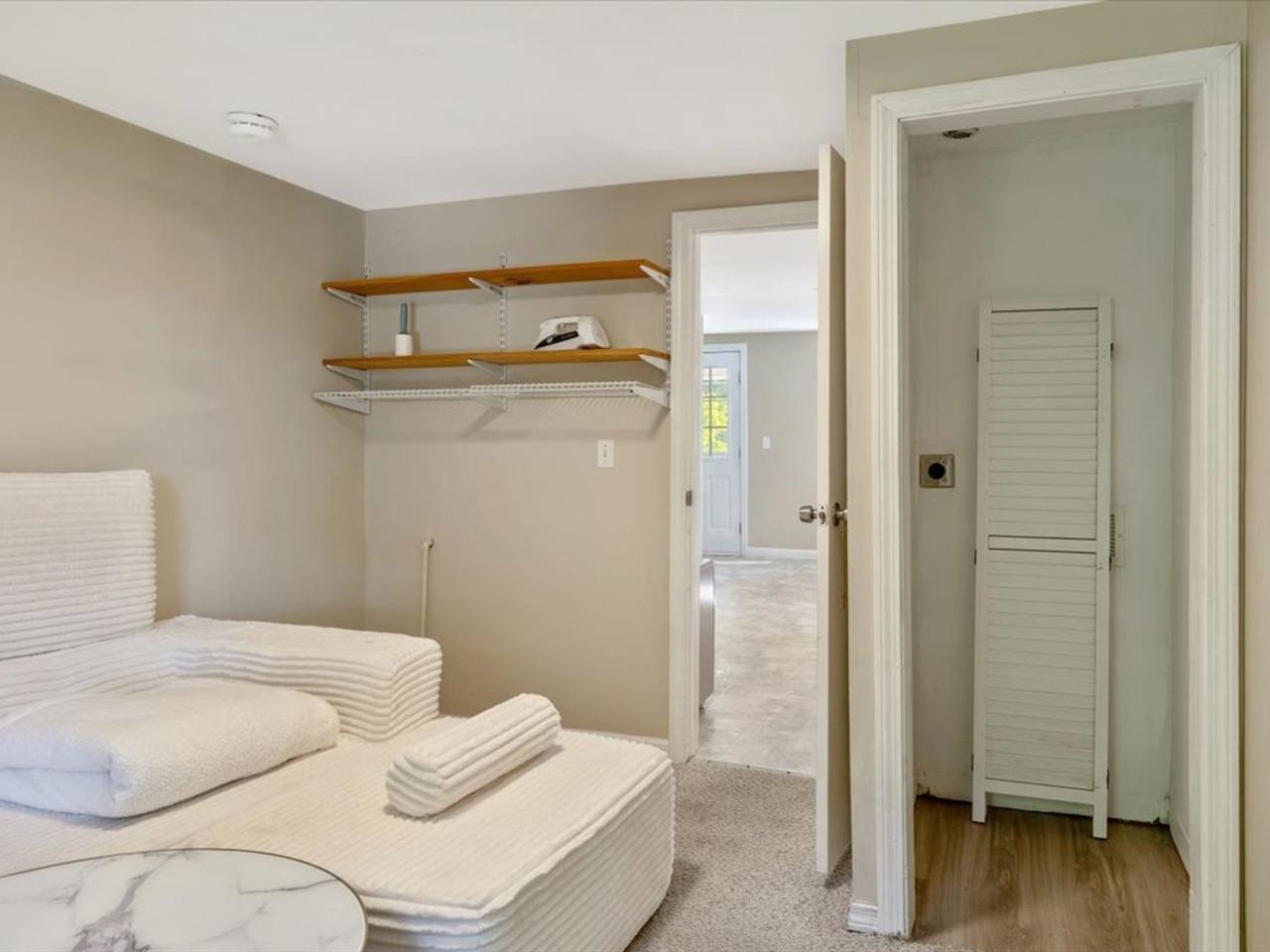 92 West Street Property Photo 9