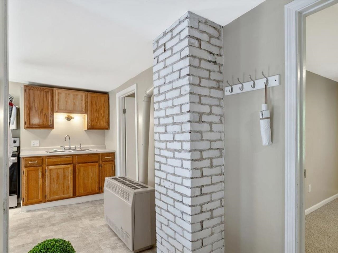 92 West Street Property Photo 12
