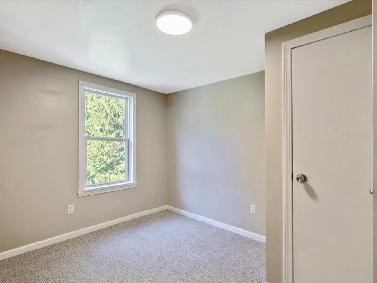 92 West Street Property Photo 23