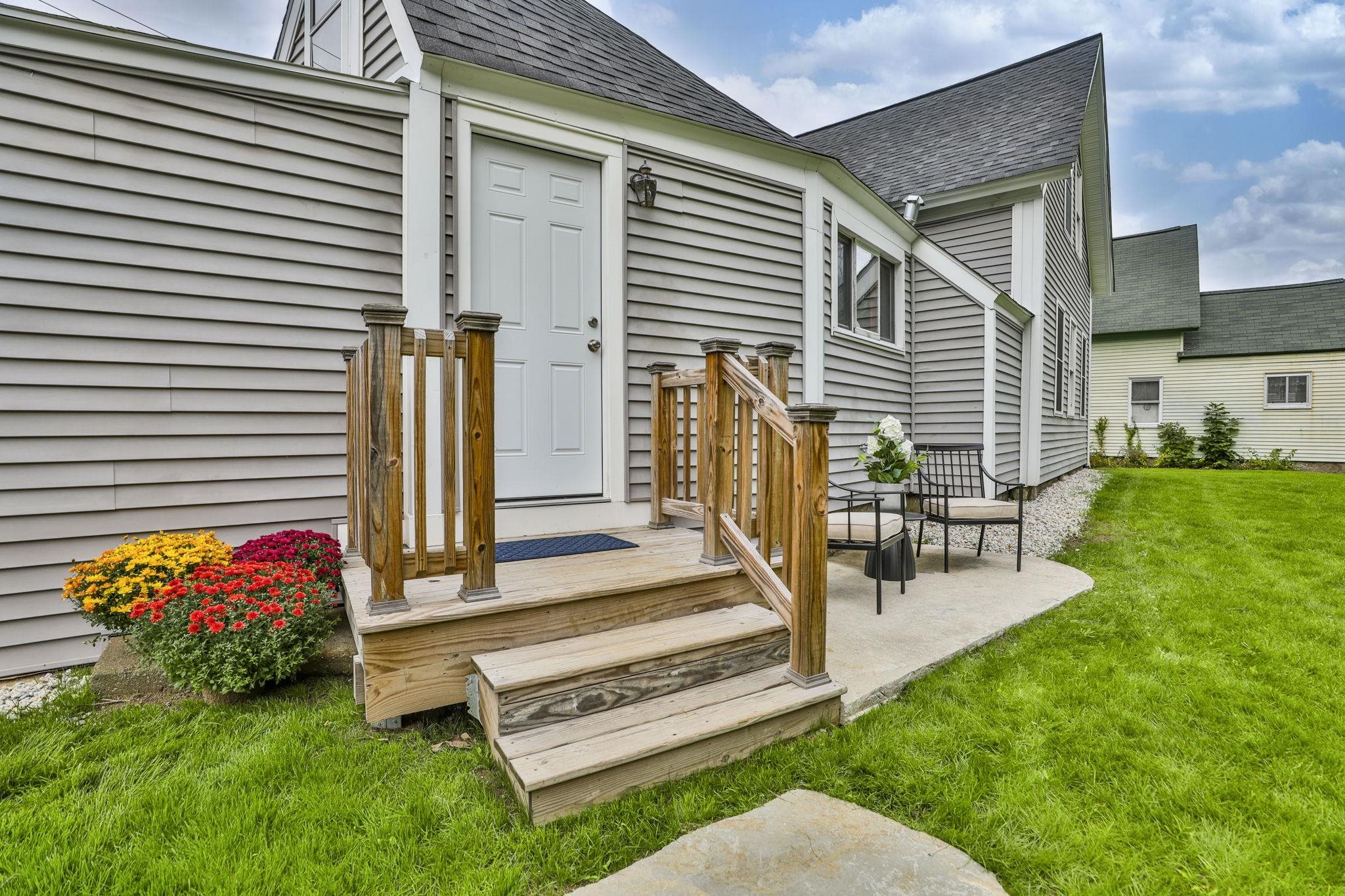 64 Island Street Property Photo 1