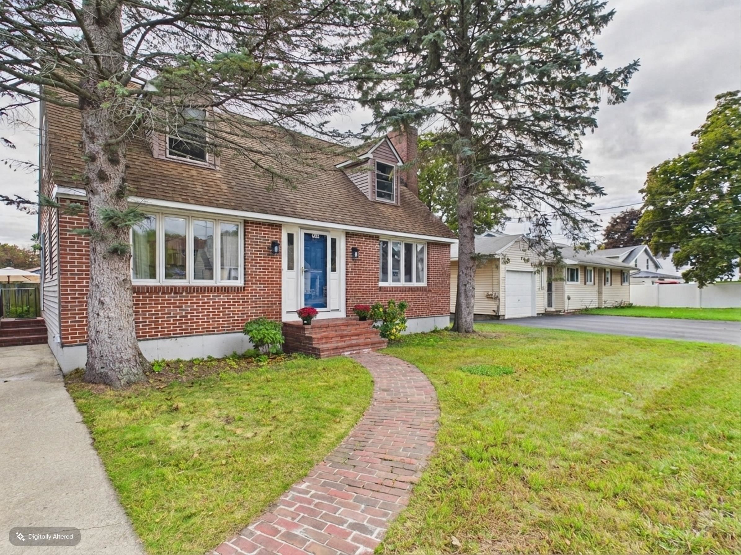 350 Lake Street Property Photo 3