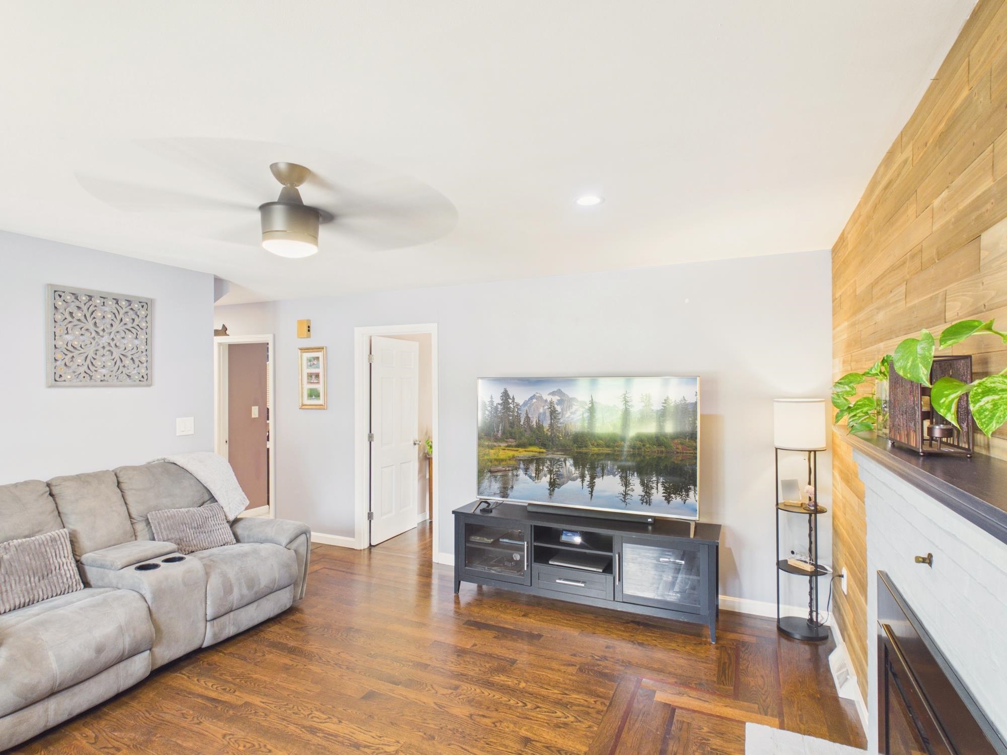 350 Lake Street Property Photo 21