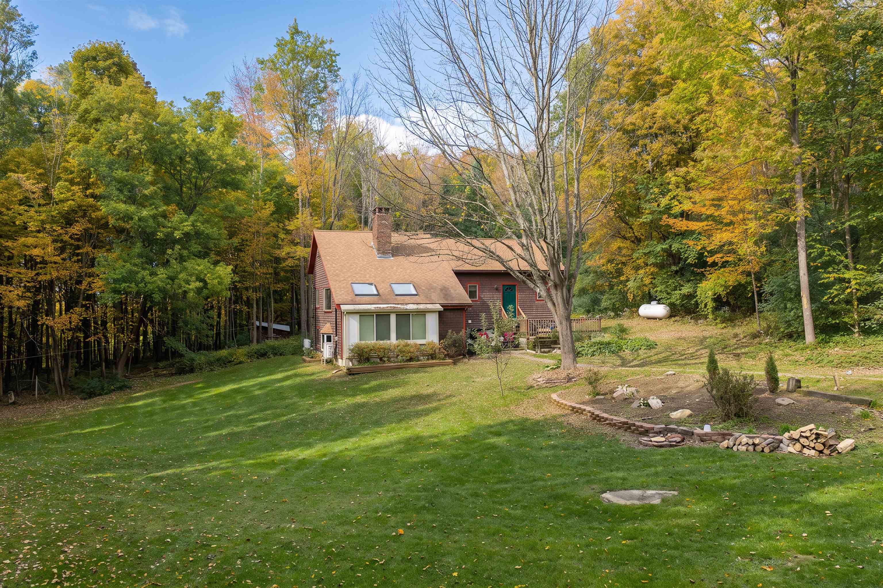 852 Boardman Hill Property Photo 4