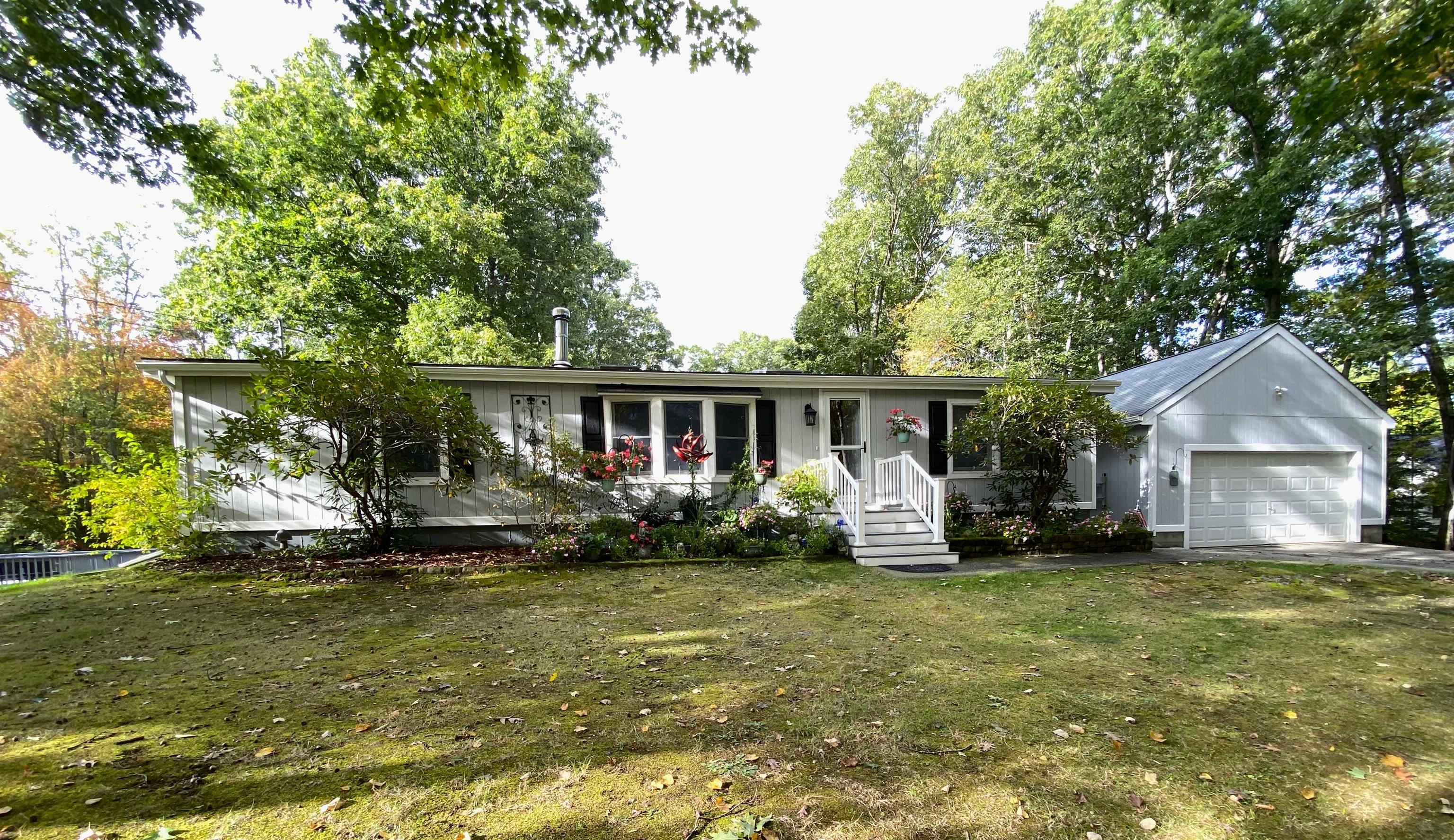 156 N River Road Property Photo 1