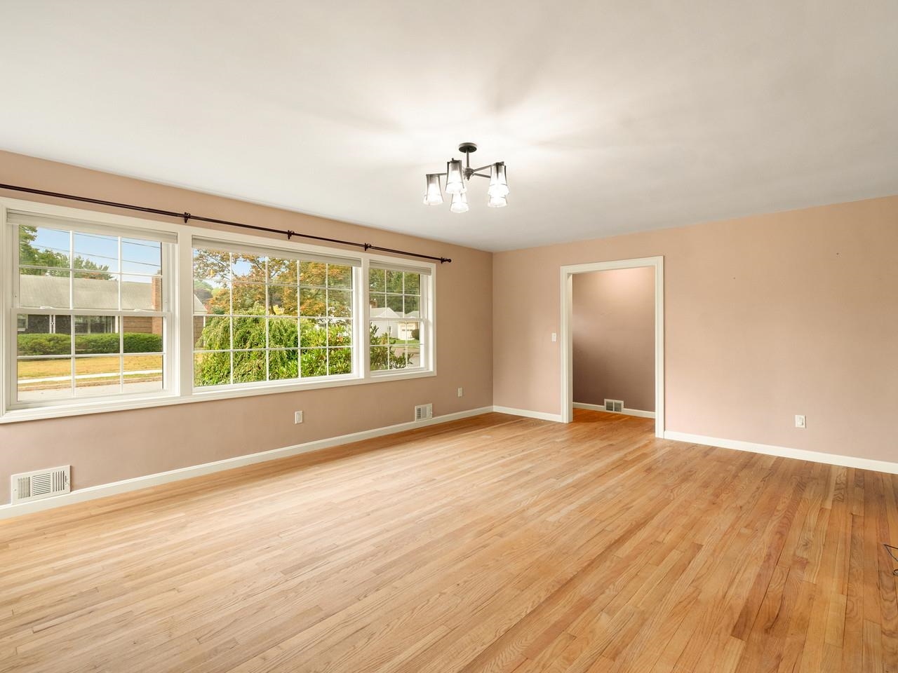 104 Wildwood Drive Property Photo 4