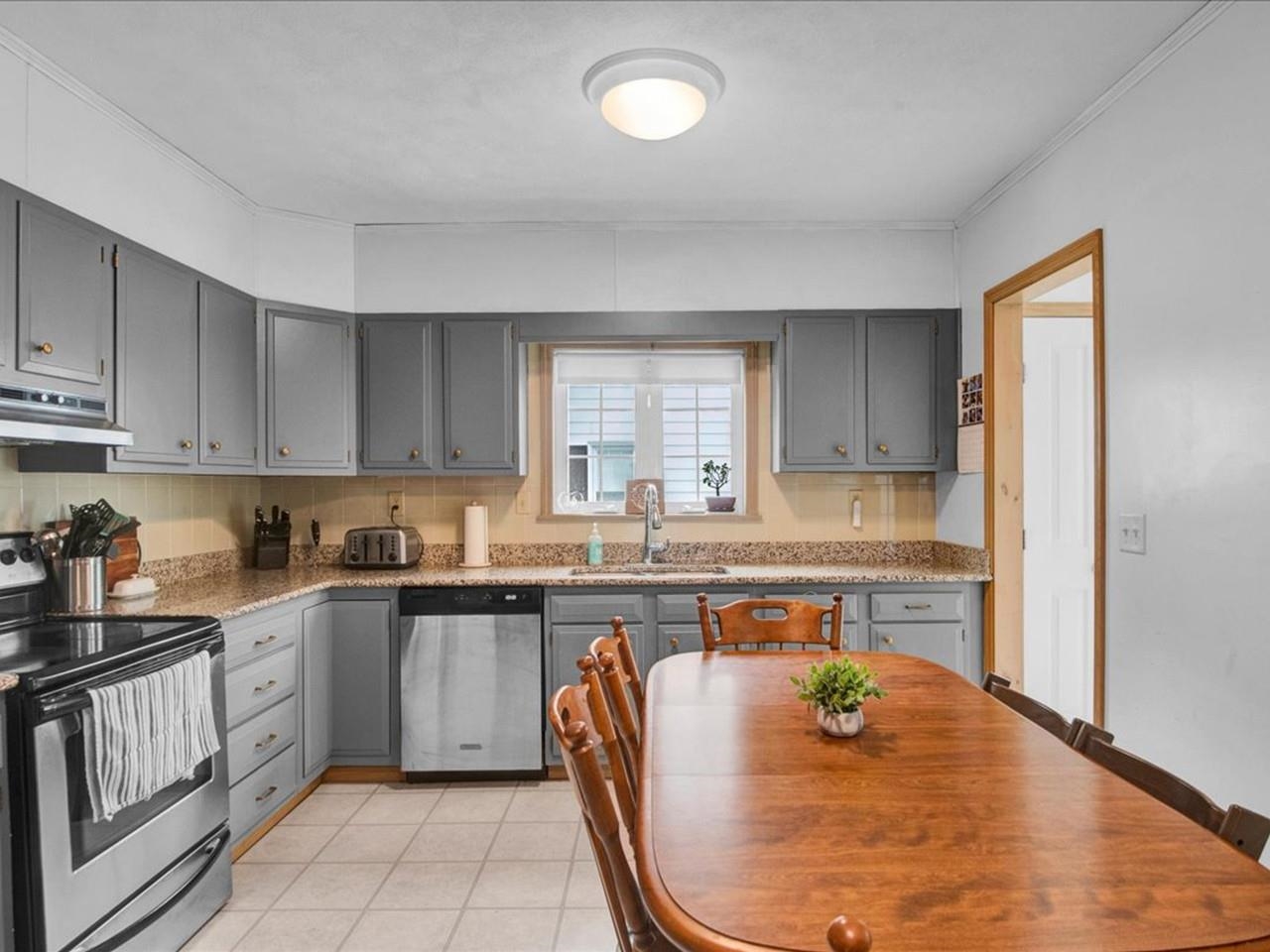 85 Canada Street Property Photo 8