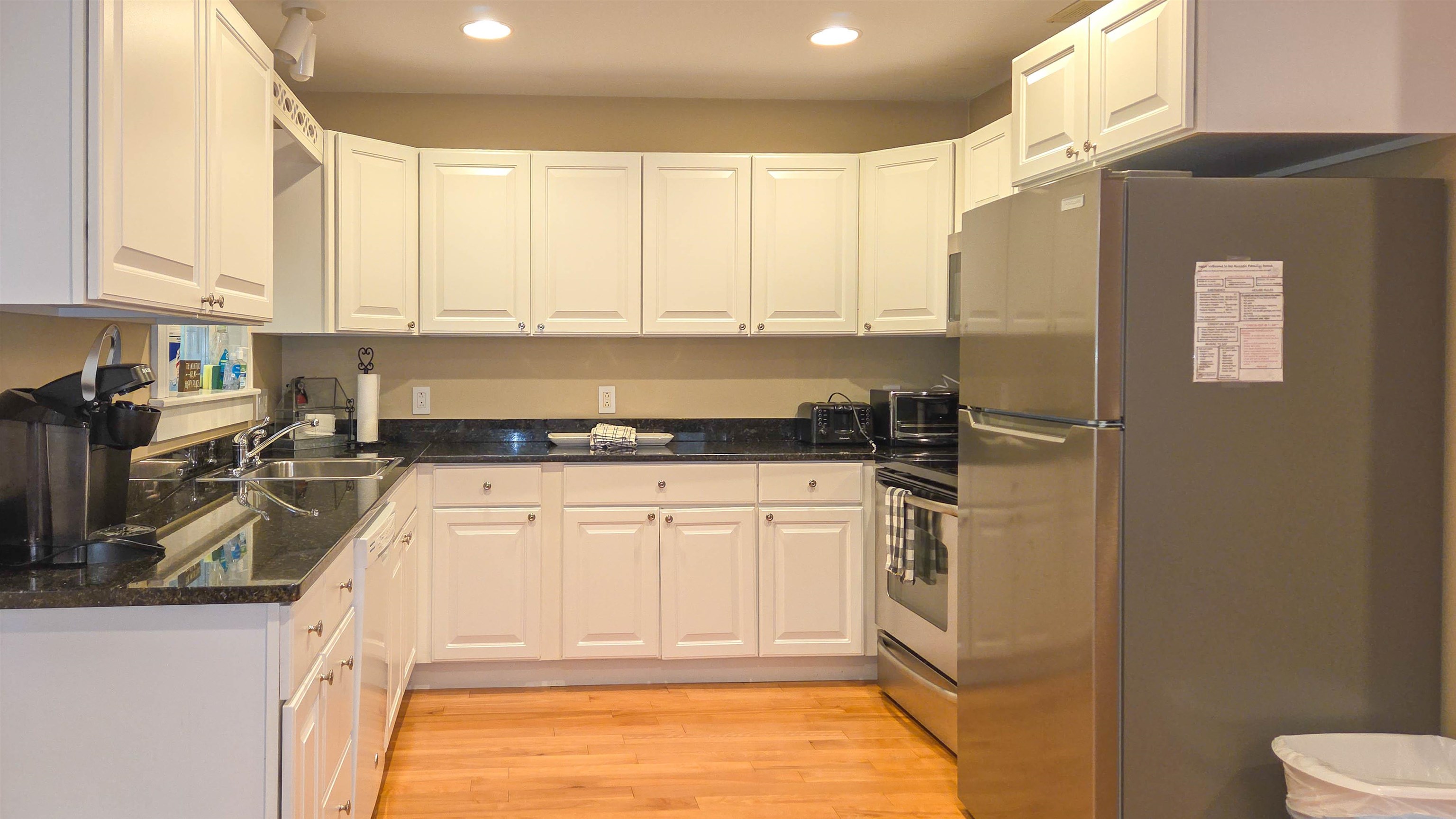284 Elm Street Property Photo 12