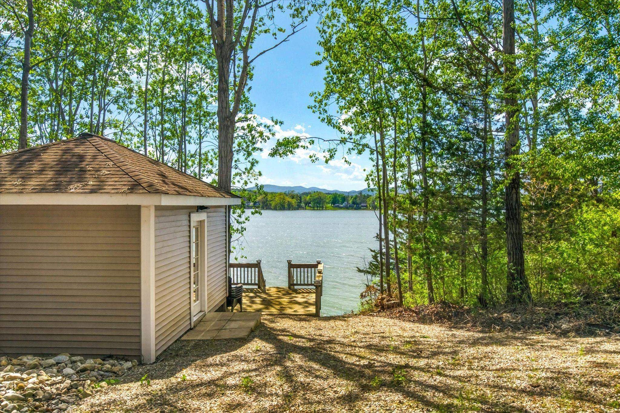 4362 Lake Street Property Photo 11