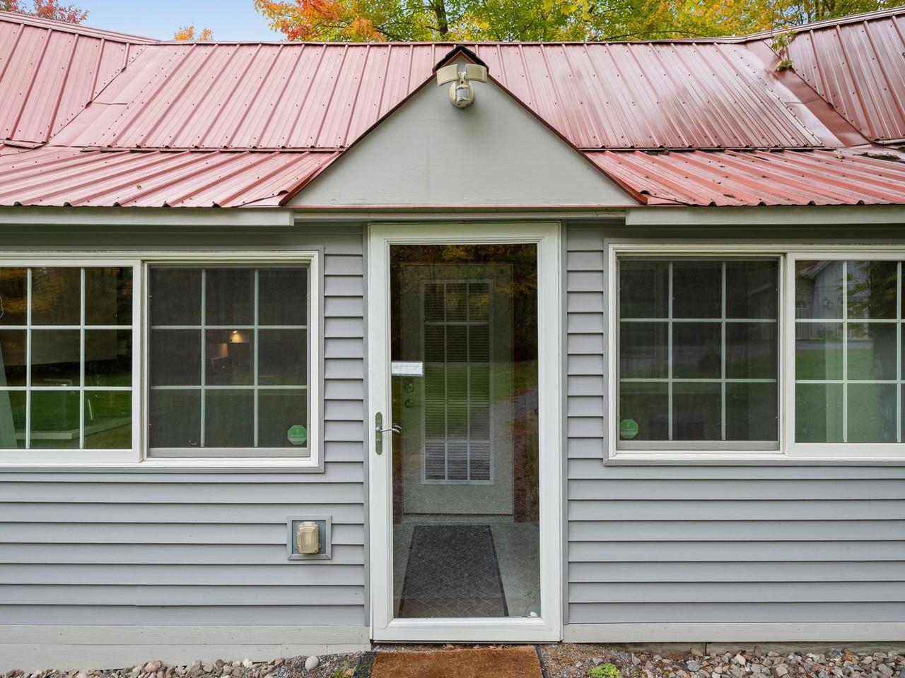 2088 Town Line Road Property Photo 3