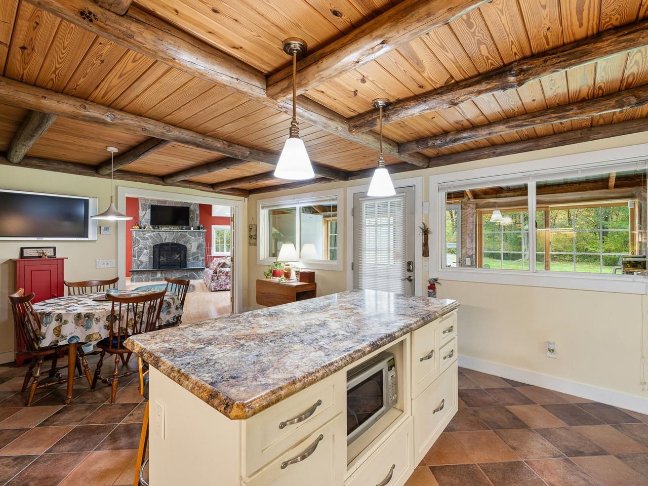2088 Town Line Road Property Photo 11