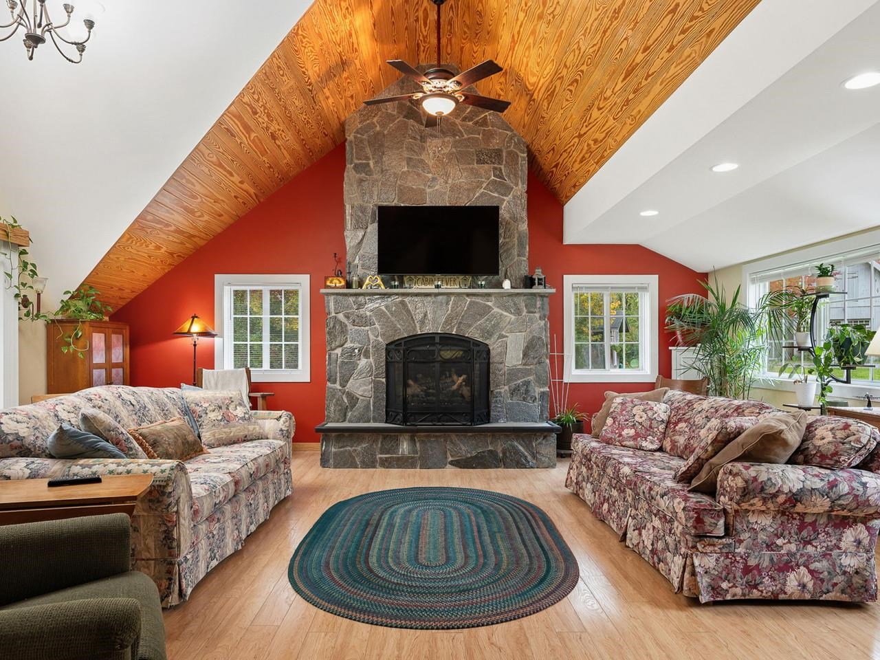 2088 Town Line Road Property Photo 14