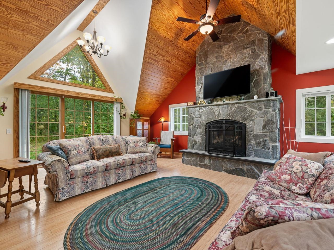 2088 Town Line Road Property Photo 15