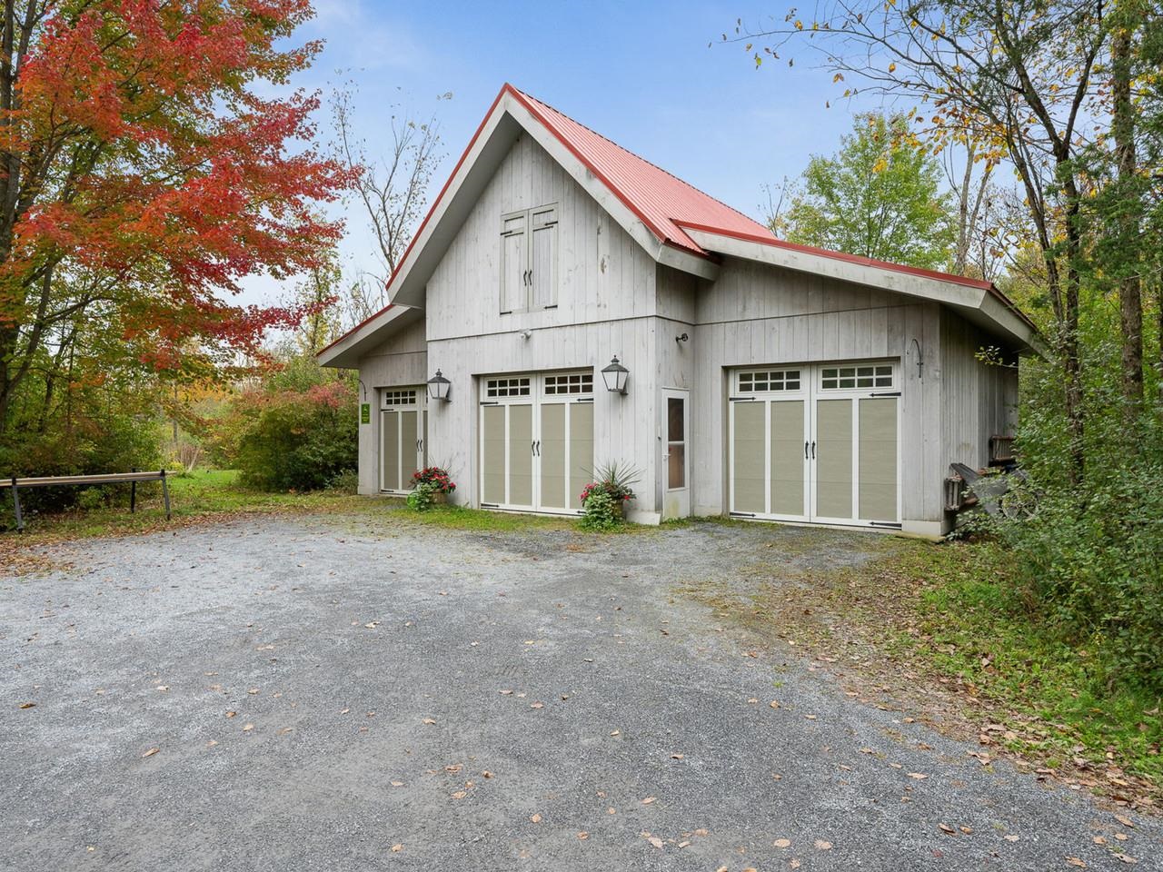 2088 Town Line Road Property Photo 37