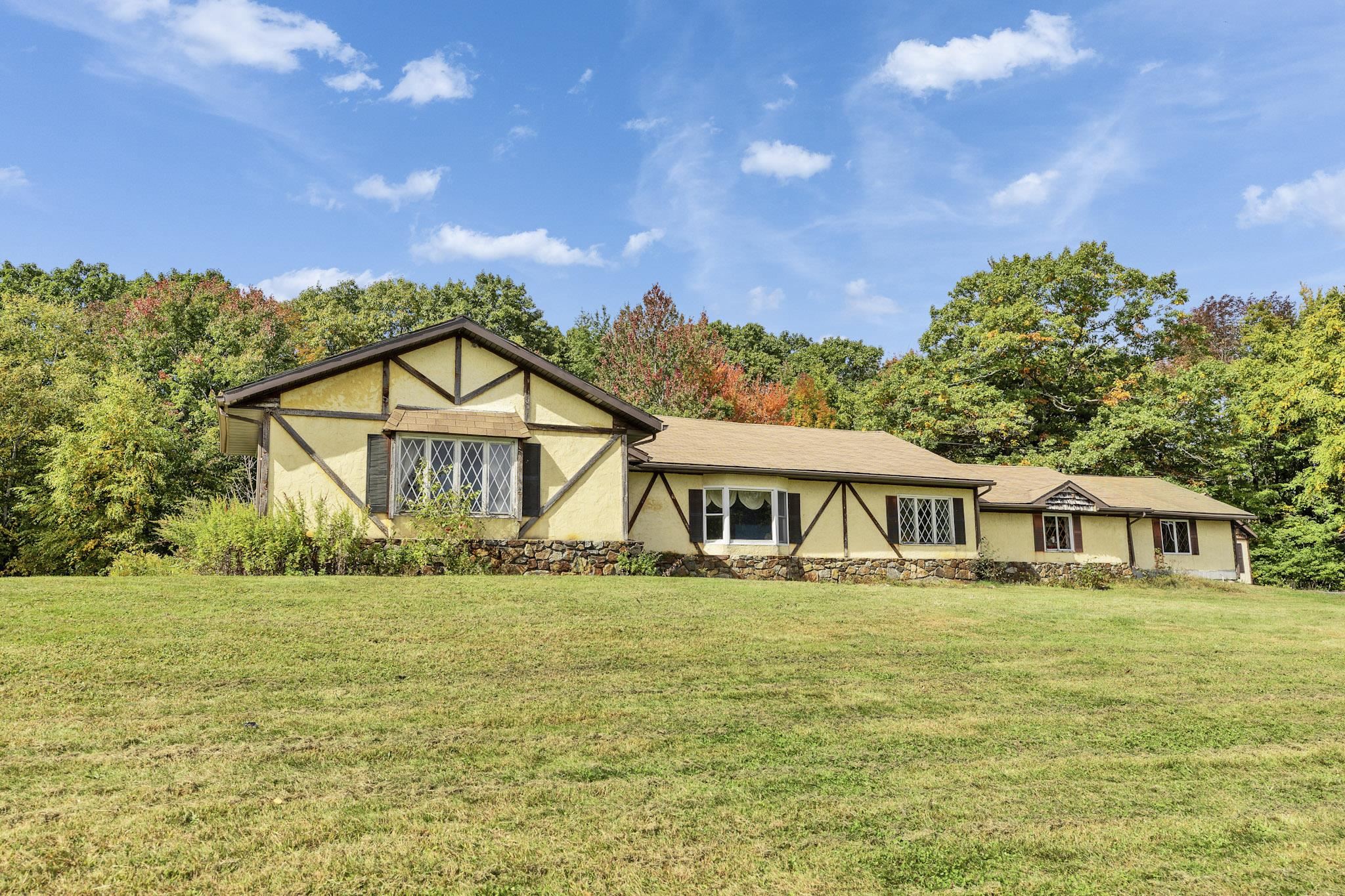 125 Parker Road Property Photo 1